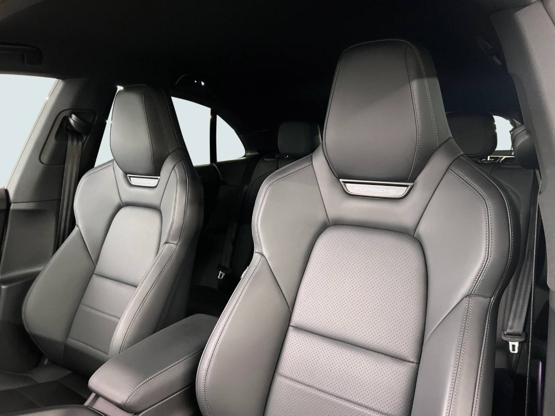 PORSCHE Macan 4S-image-4