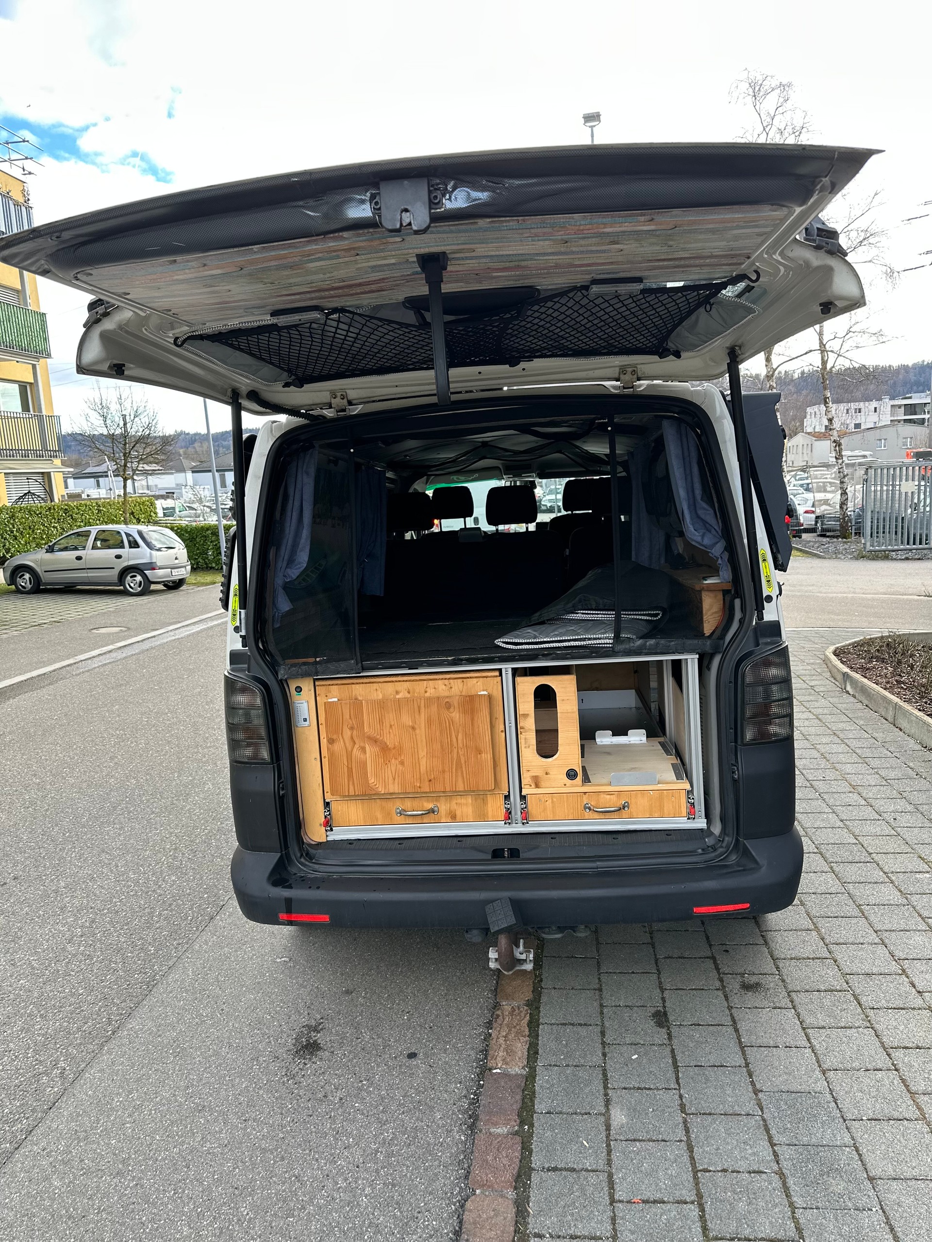 VW T5 1.9 TDI PD Champion-image-6