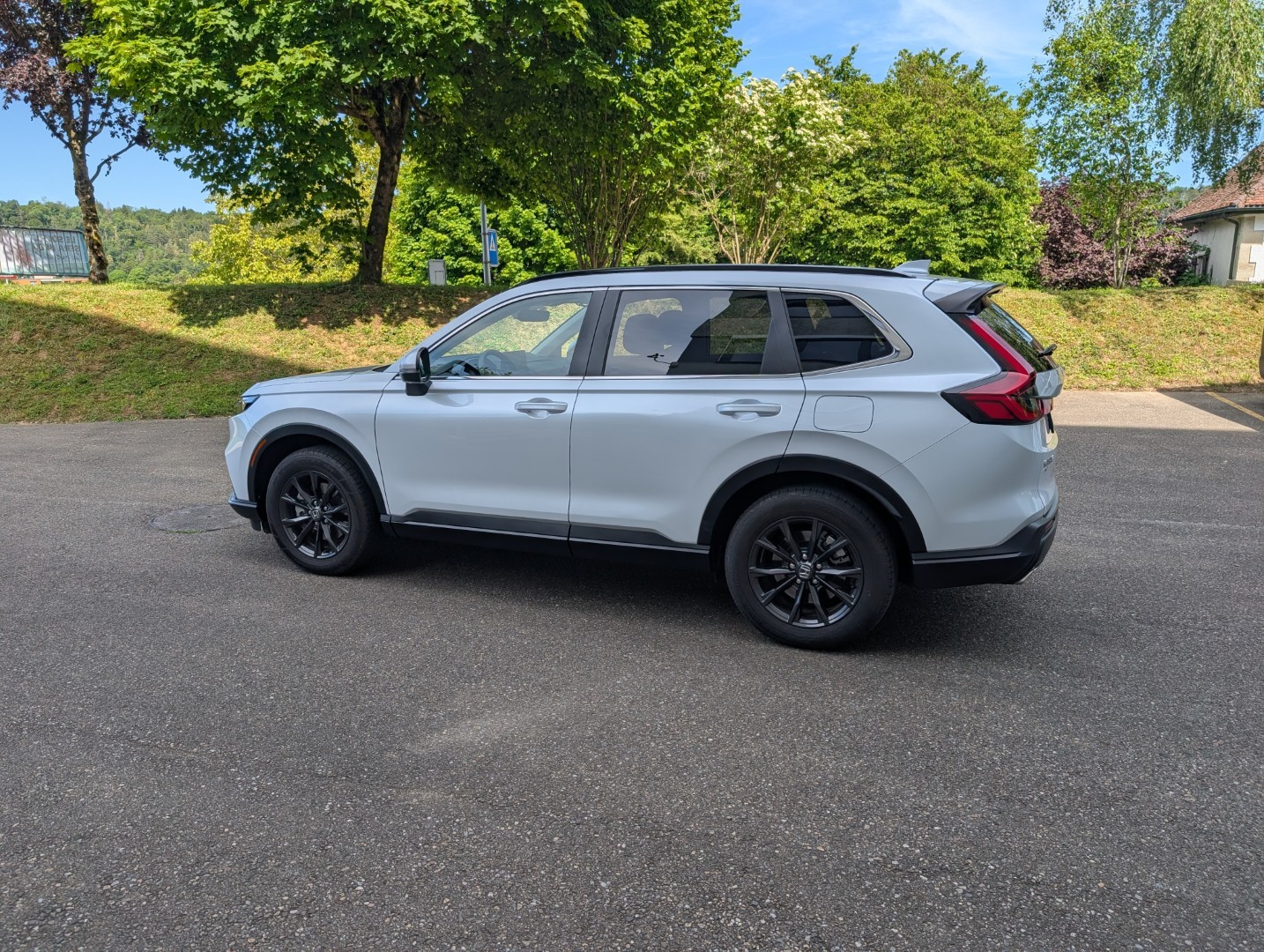 HONDA CR-V 2.0i MMD Hybrid Advance 4WD Automatic-image-3