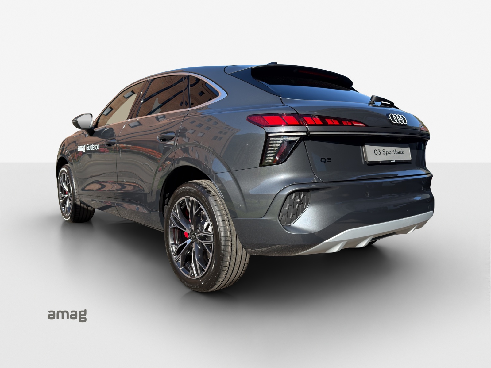 AUDI Q3 Sportback e-hybrid 200 kW S tronig-image-2