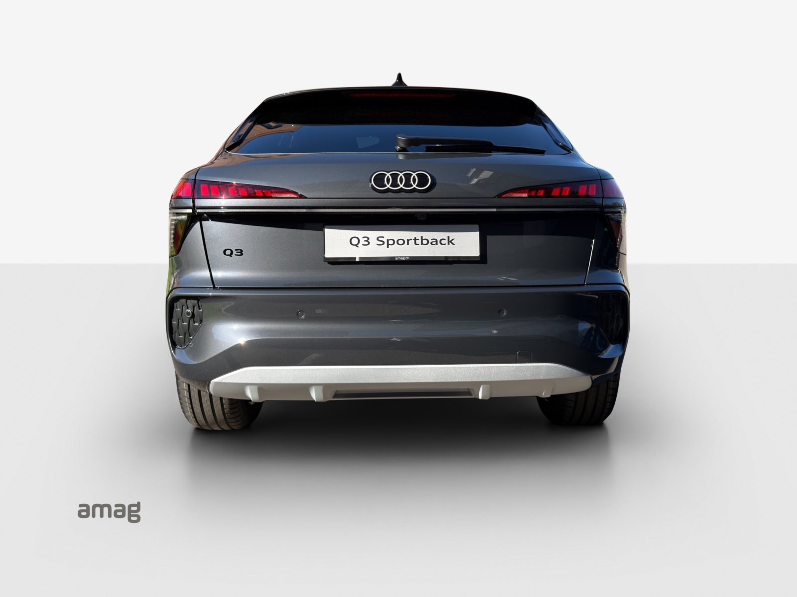 AUDI Q3 Sportback e-hybrid 200 kW S tronig-image-3