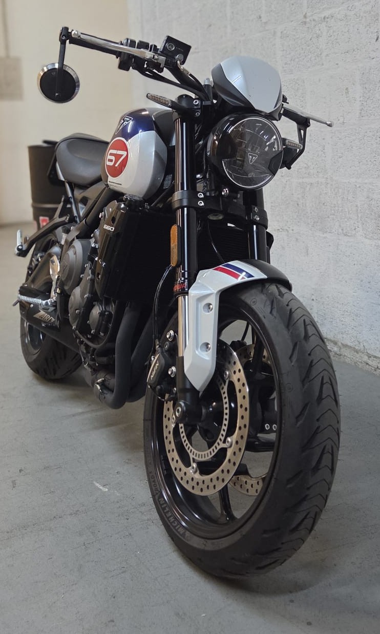 TRIUMPH Trident 660-showroom-element-1