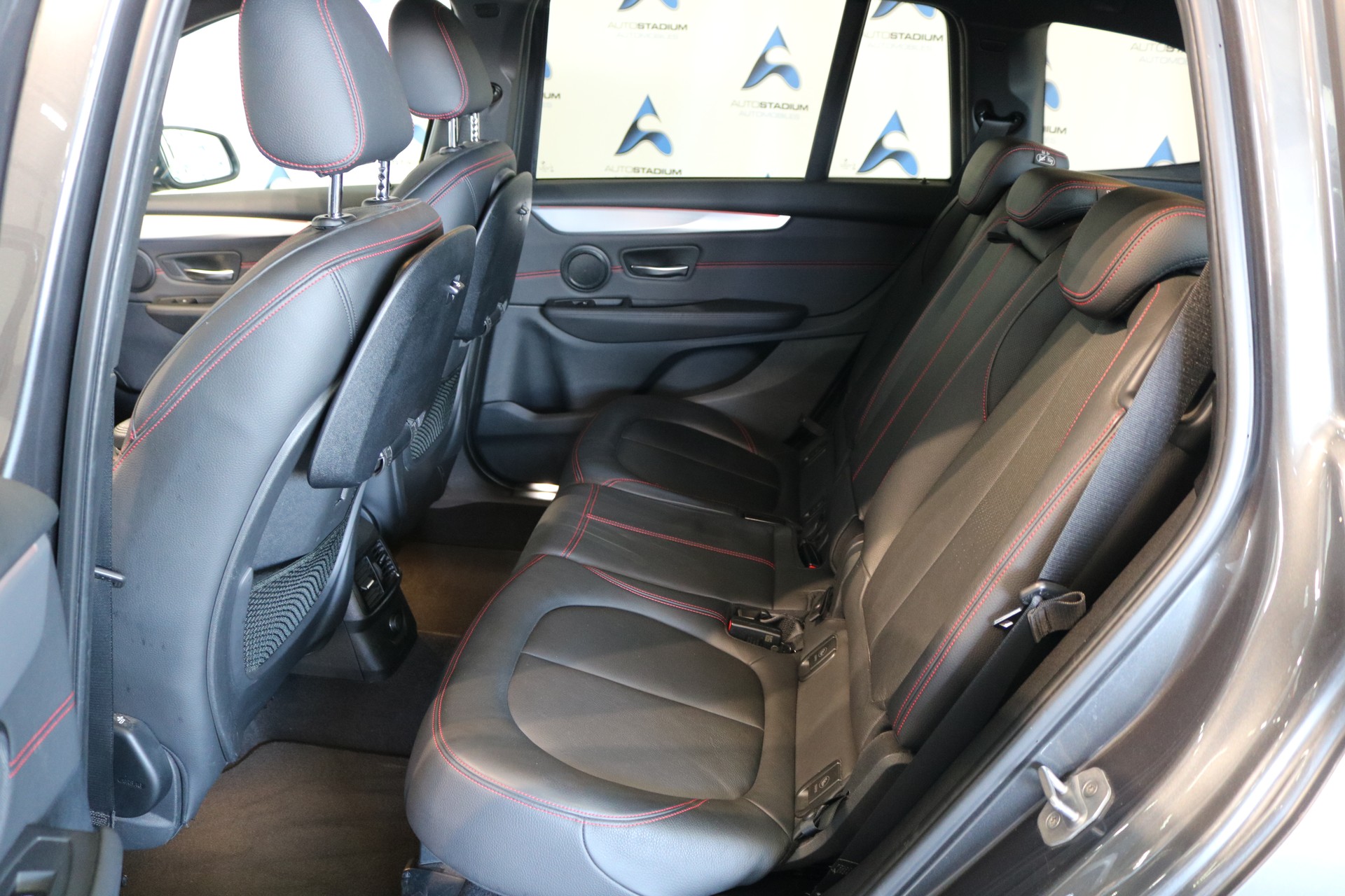 BMW 220i Gran Tourer Luxury Line Steptronic-image-3