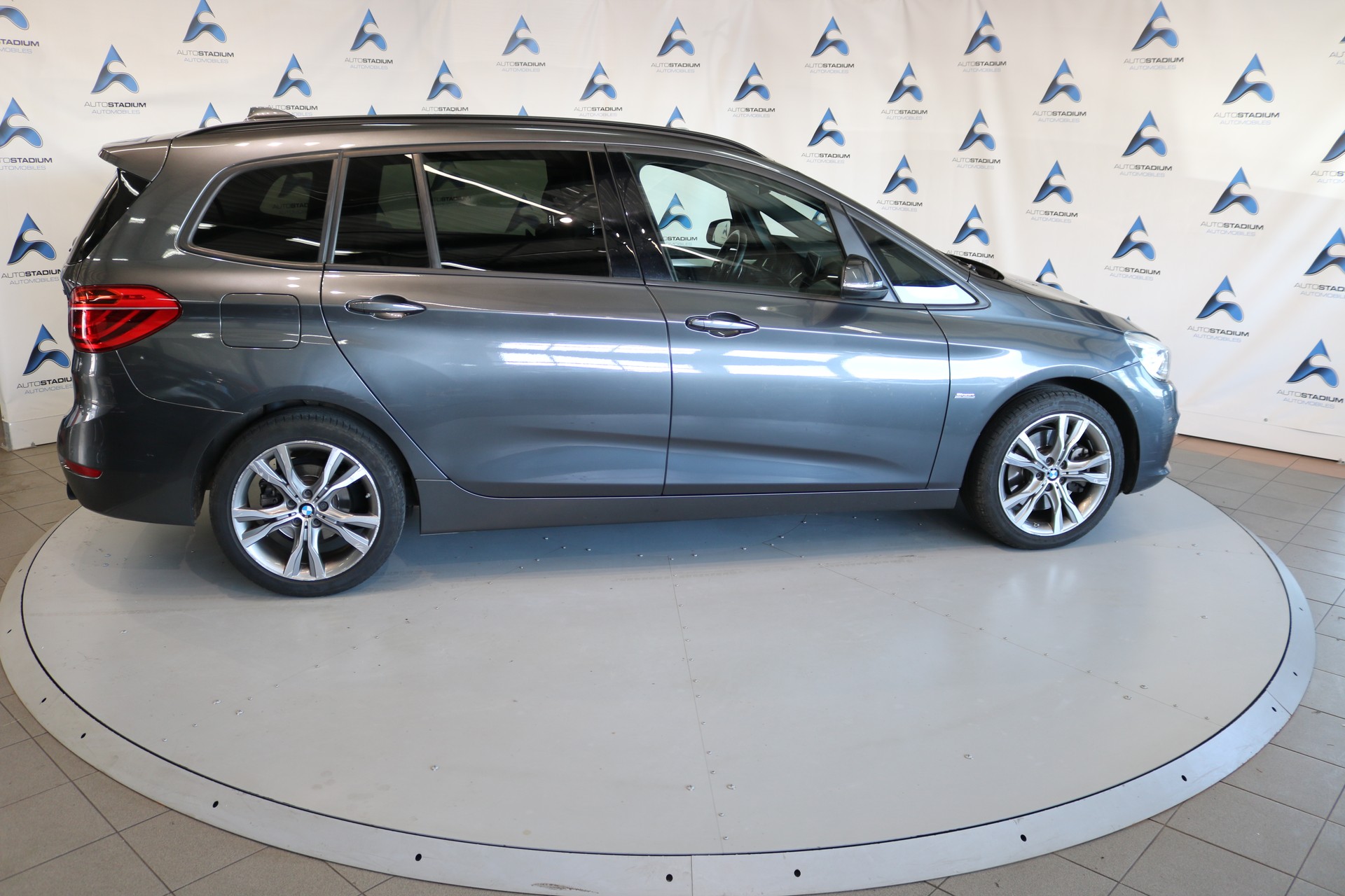BMW 220i Gran Tourer Luxury Line Steptronic-image-23