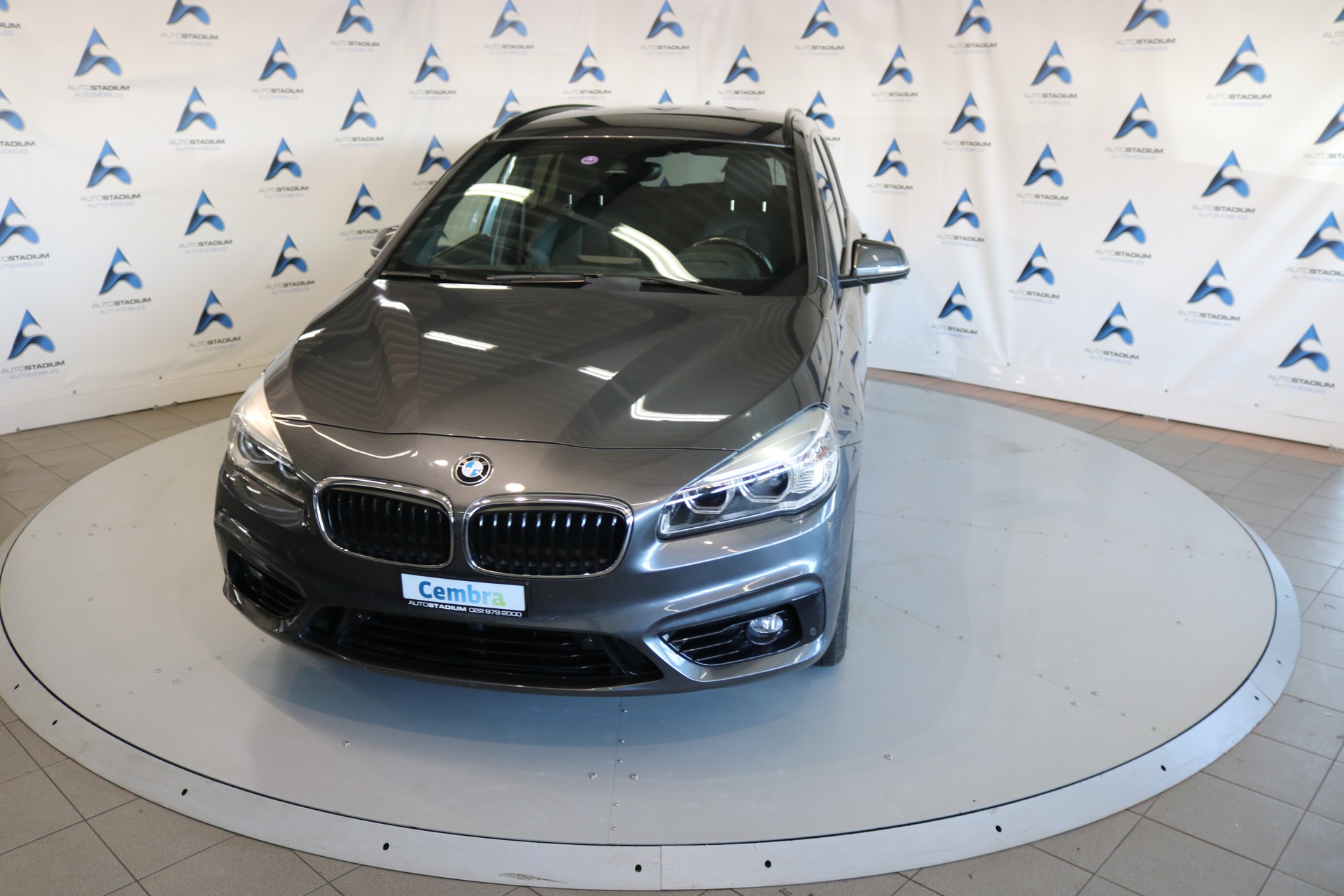 BMW 220i Gran Tourer Luxury Line Steptronic-image-8