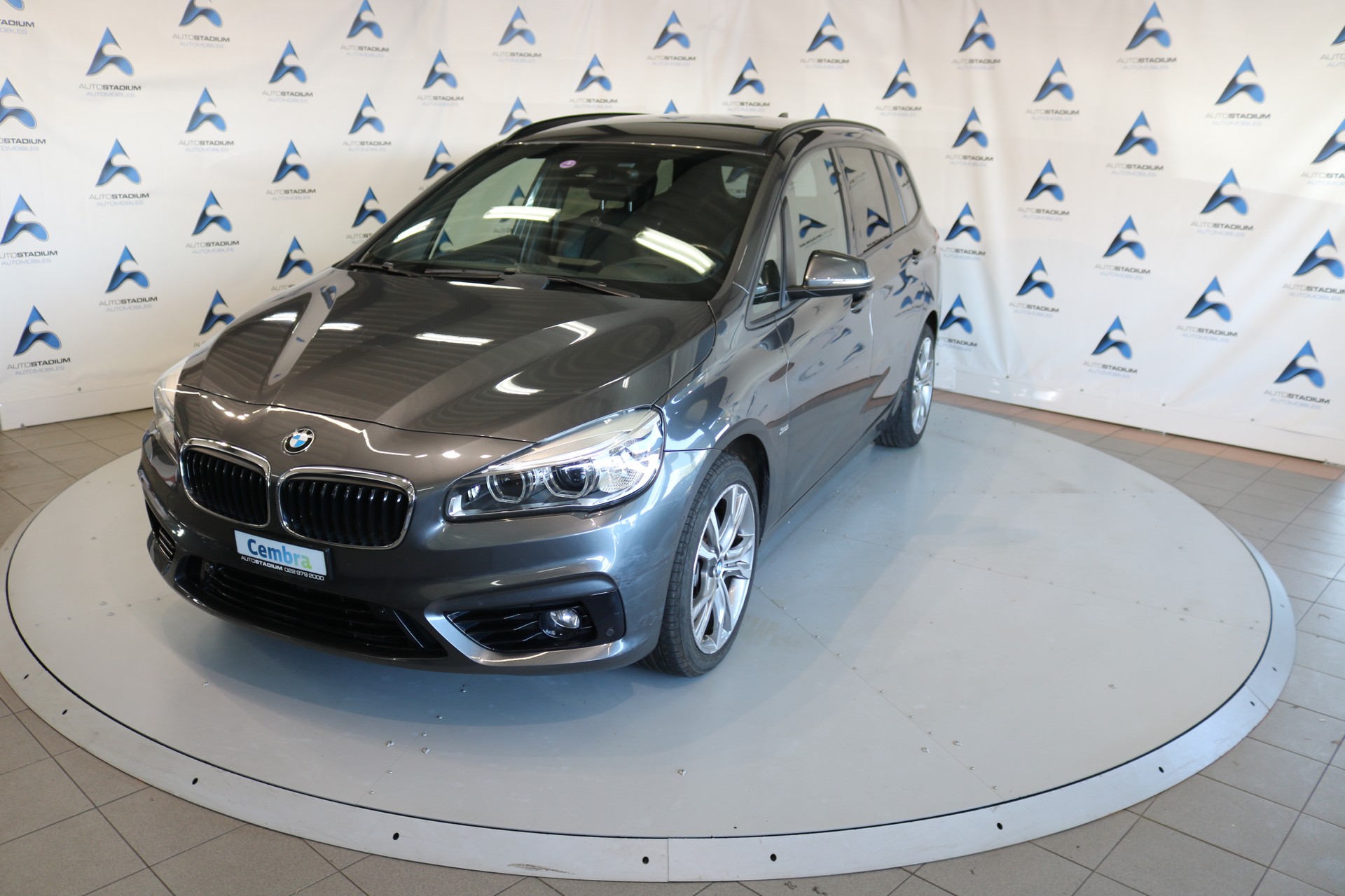 BMW 220i Gran Tourer Luxury Line Steptronic-image-9