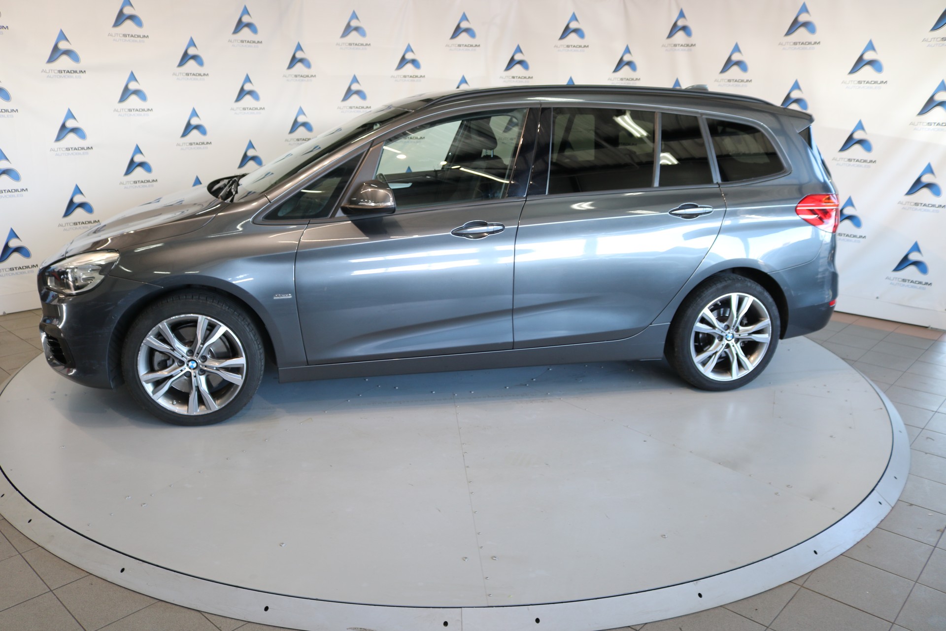BMW 220i Gran Tourer Luxury Line Steptronic-image-13