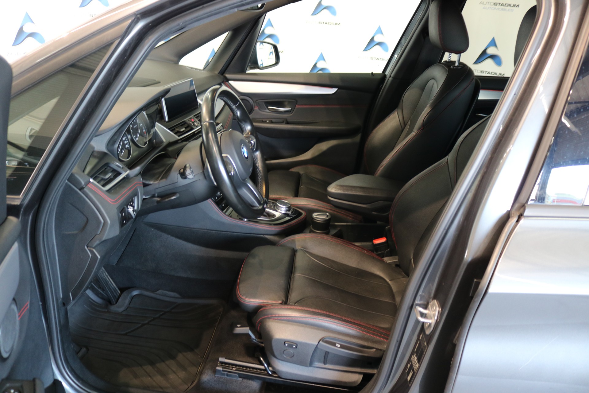 BMW 220i Gran Tourer Luxury Line Steptronic-image-30