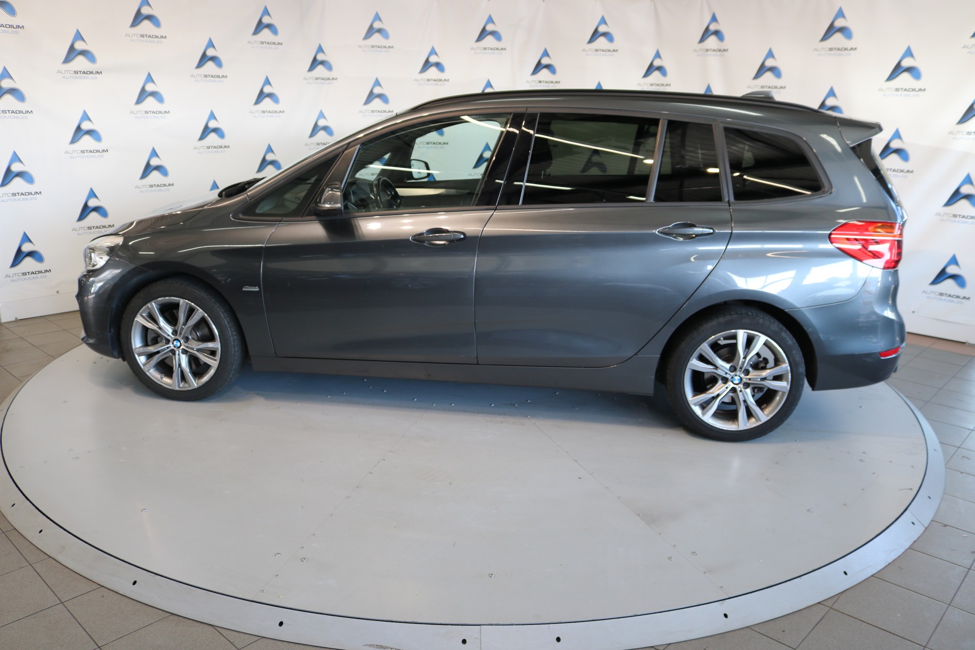 BMW 220i Gran Tourer Luxury Line Steptronic-image-14