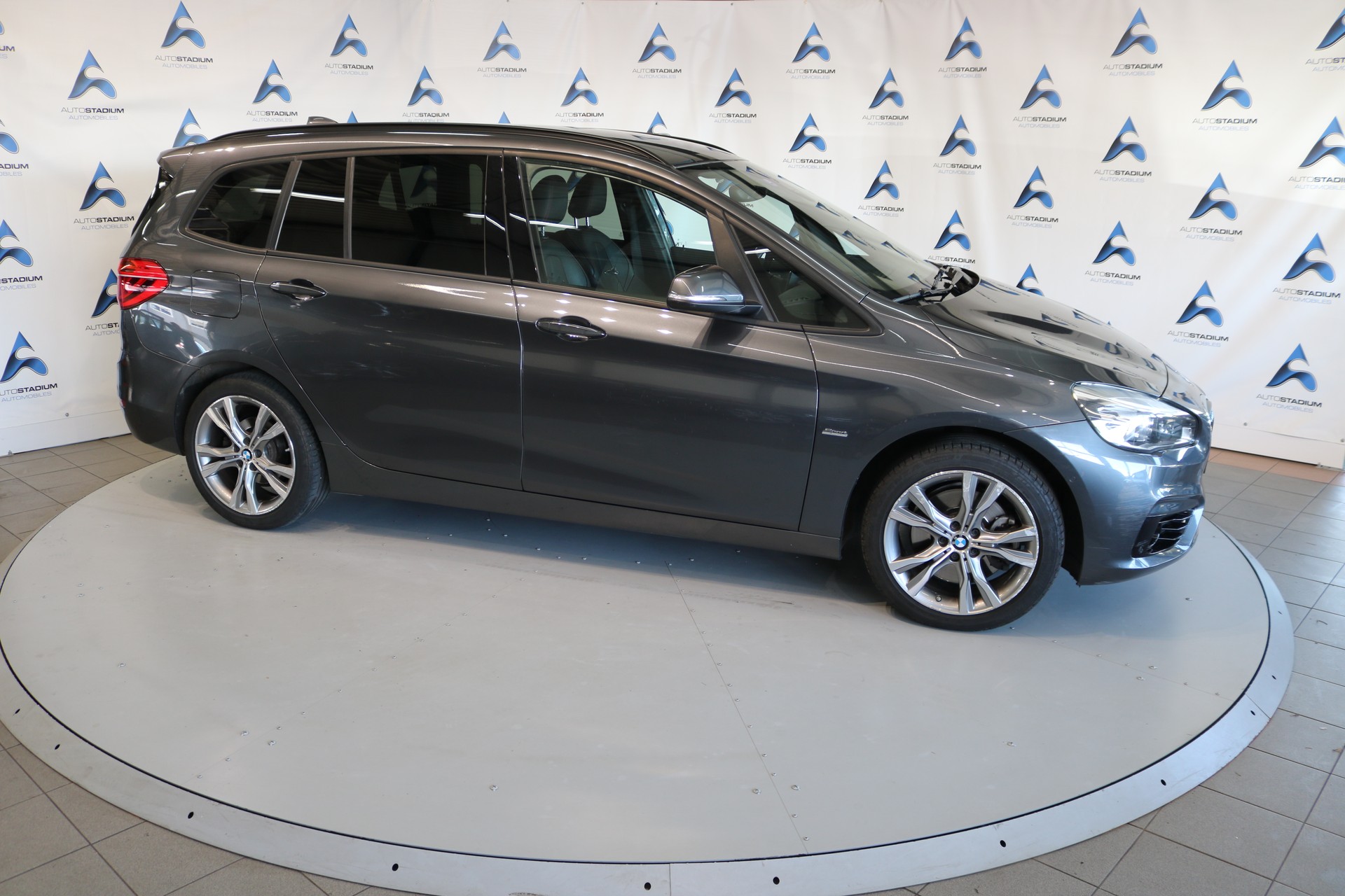 BMW 220i Gran Tourer Luxury Line Steptronic-image-25