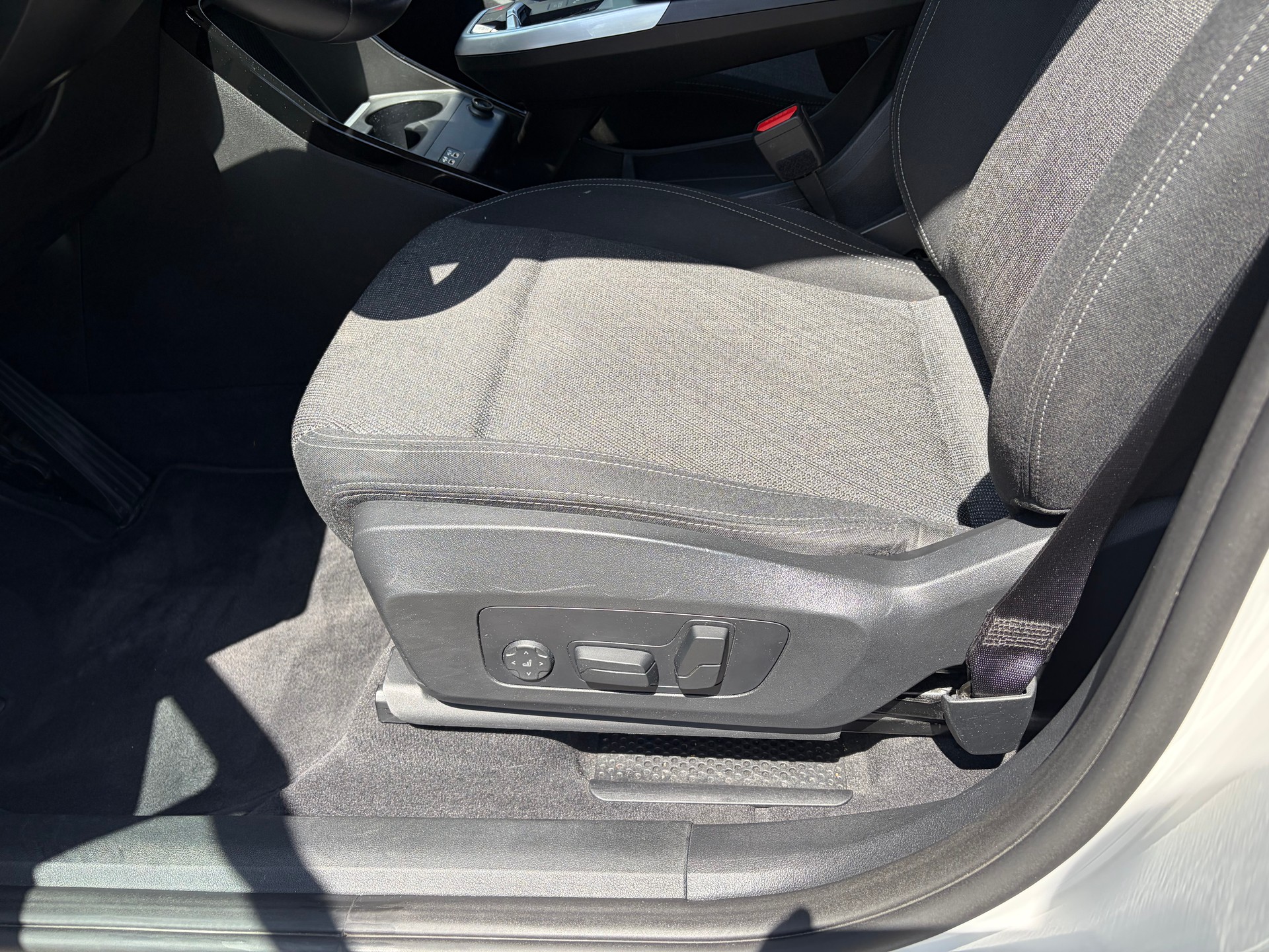 BMW 218i-image-7