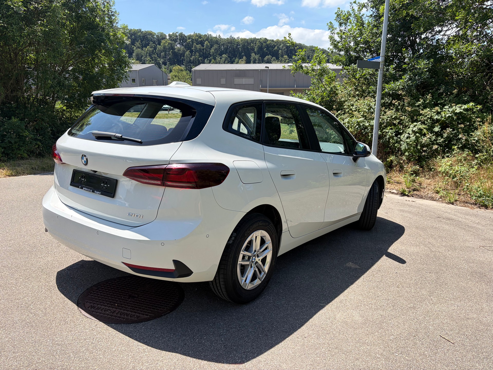 BMW 218i-image-3