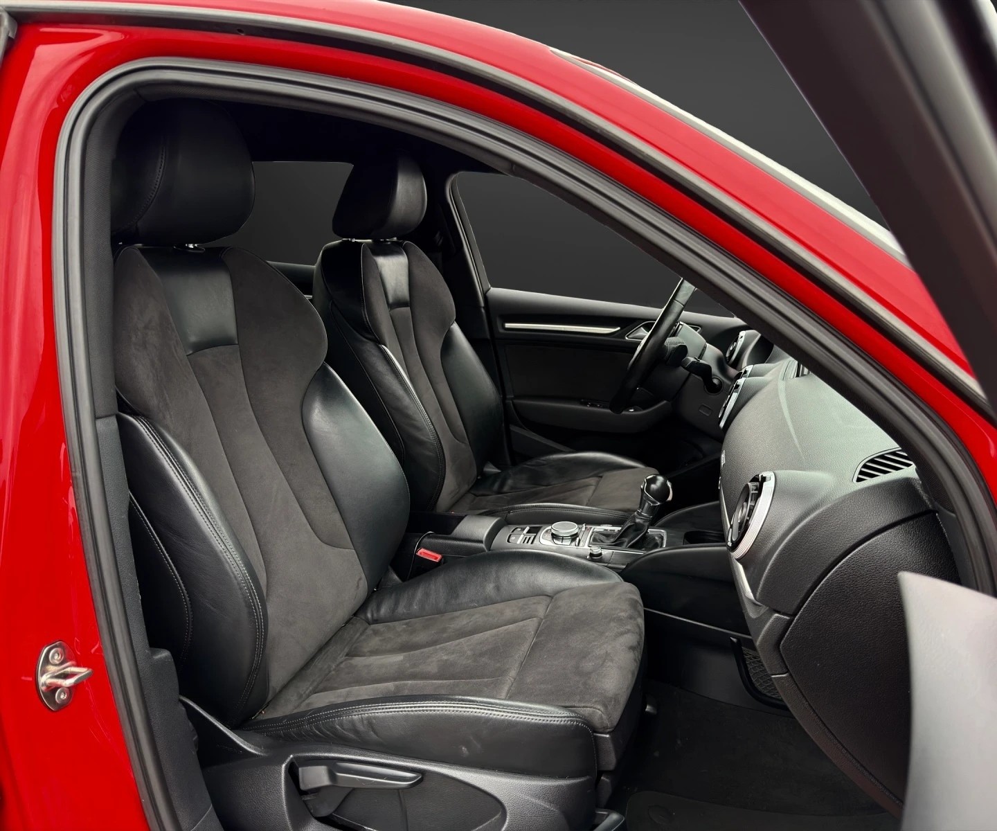 AUDI A3 Sportback 1.4 e-tron Ambition S-tronic-image-8