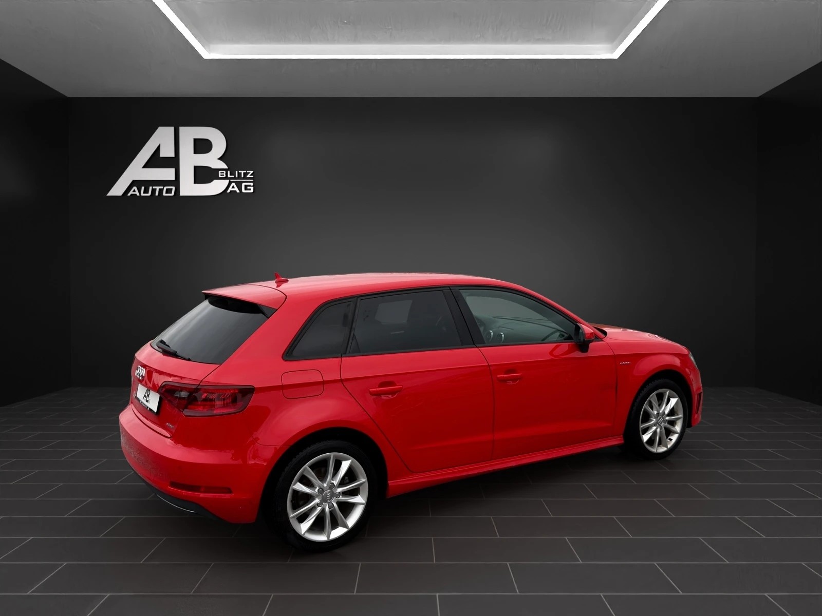 AUDI A3 Sportback 1.4 e-tron Ambition S-tronic-image-4