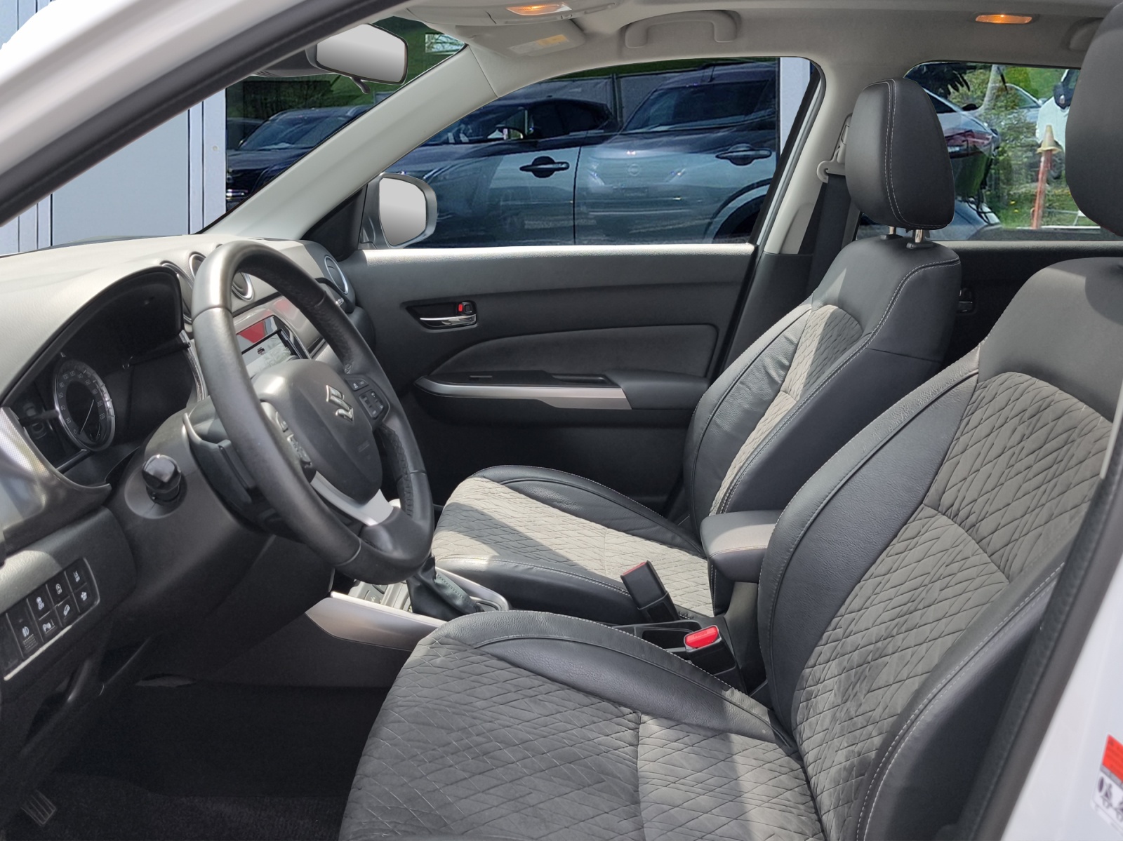 SUZUKI Vitara 1.4 Boosterjet Compact Top Automatic-image-6