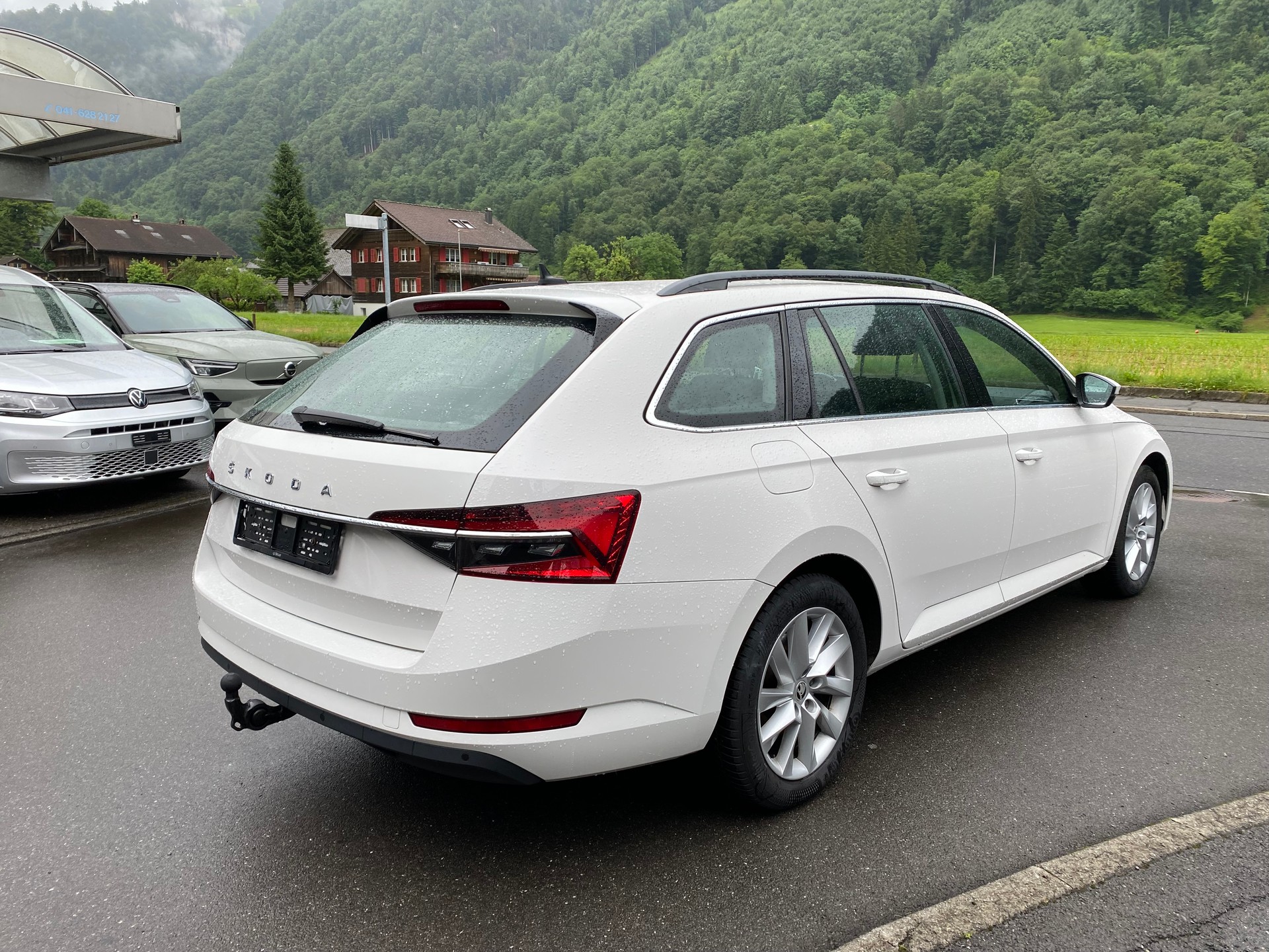 SKODA Superb Combi 2.0 TDi Ambition 4x4 DSG-image-12