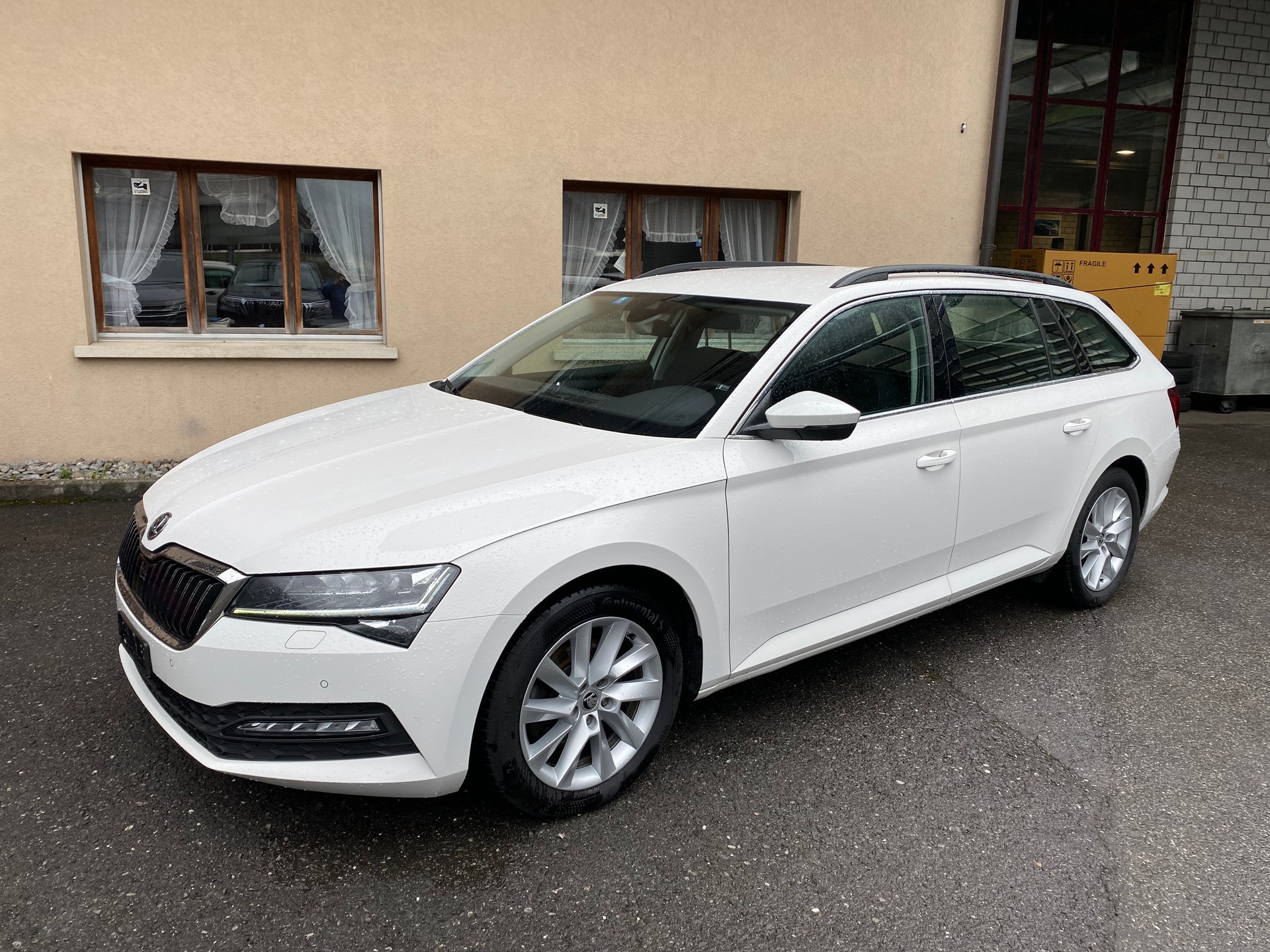 SKODA Superb Combi 2.0 TDi Ambition 4x4 DSG-image-11