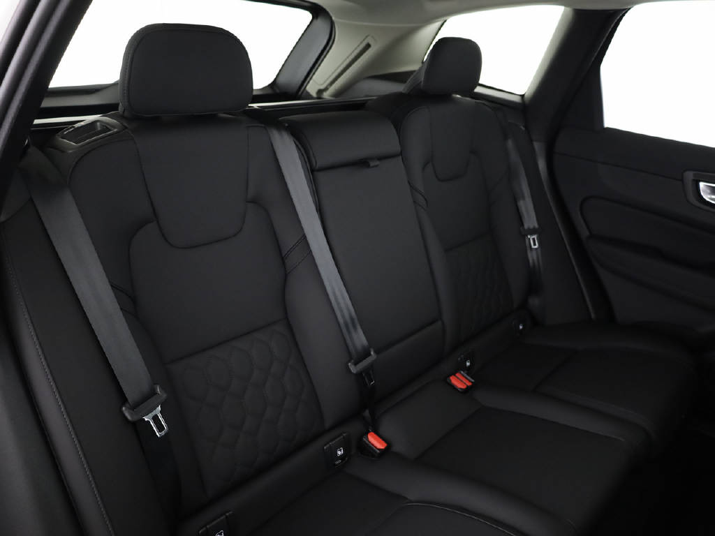 VOLVO XC60 2.0 T6 TE Plus Dark eAWD-image-24