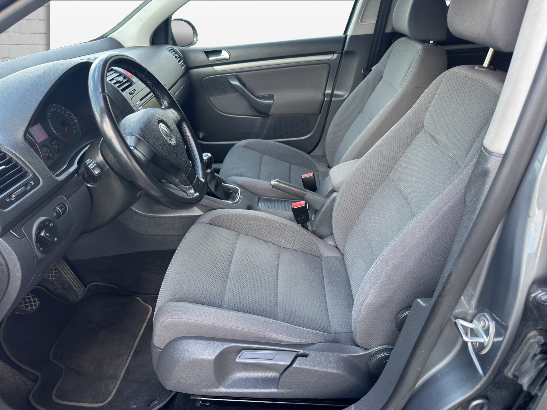 VW Golf 2.0 FSI Comfortline 4Motion-image-8