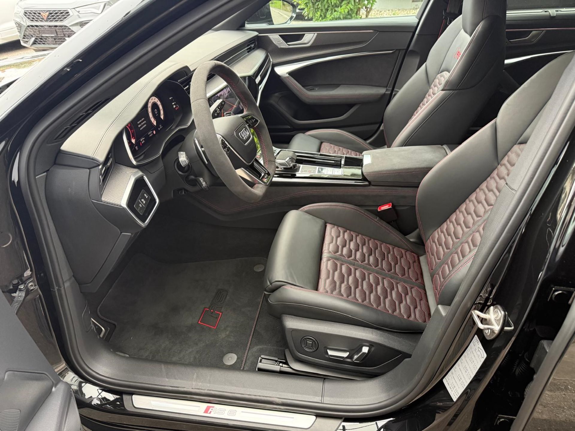 AUDI RS6 AVANT 4.0 TFSI QUATTRO PERFORMANCE *** VOLLAUSSTATTUNG & KERAMIK ***-image-6