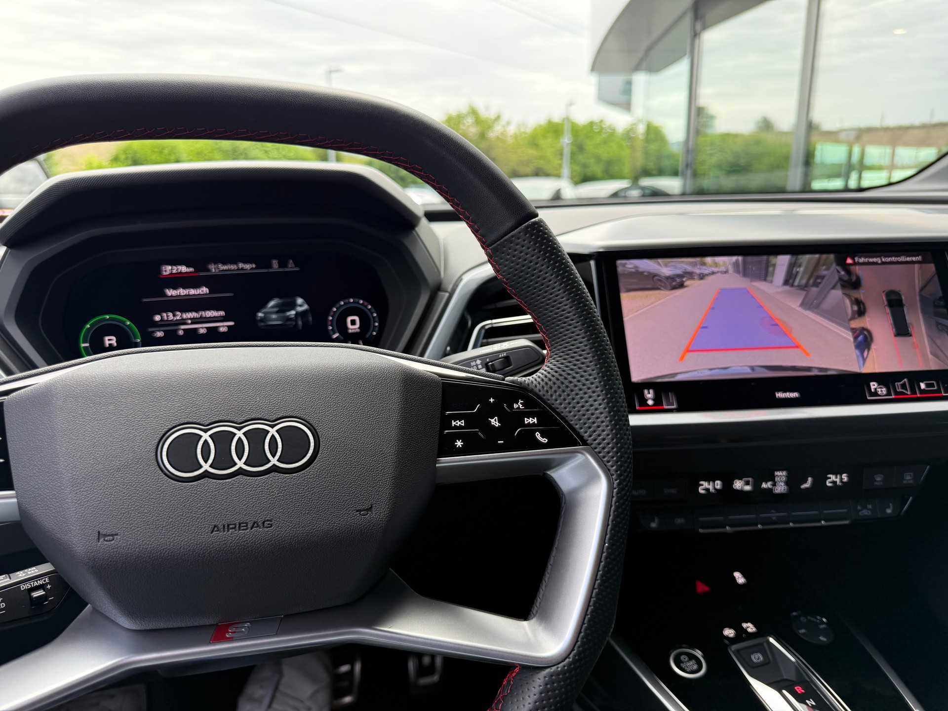 AUDI Q4 Sportback e-tron 45 Edition Swiss Ski quattro-image-13