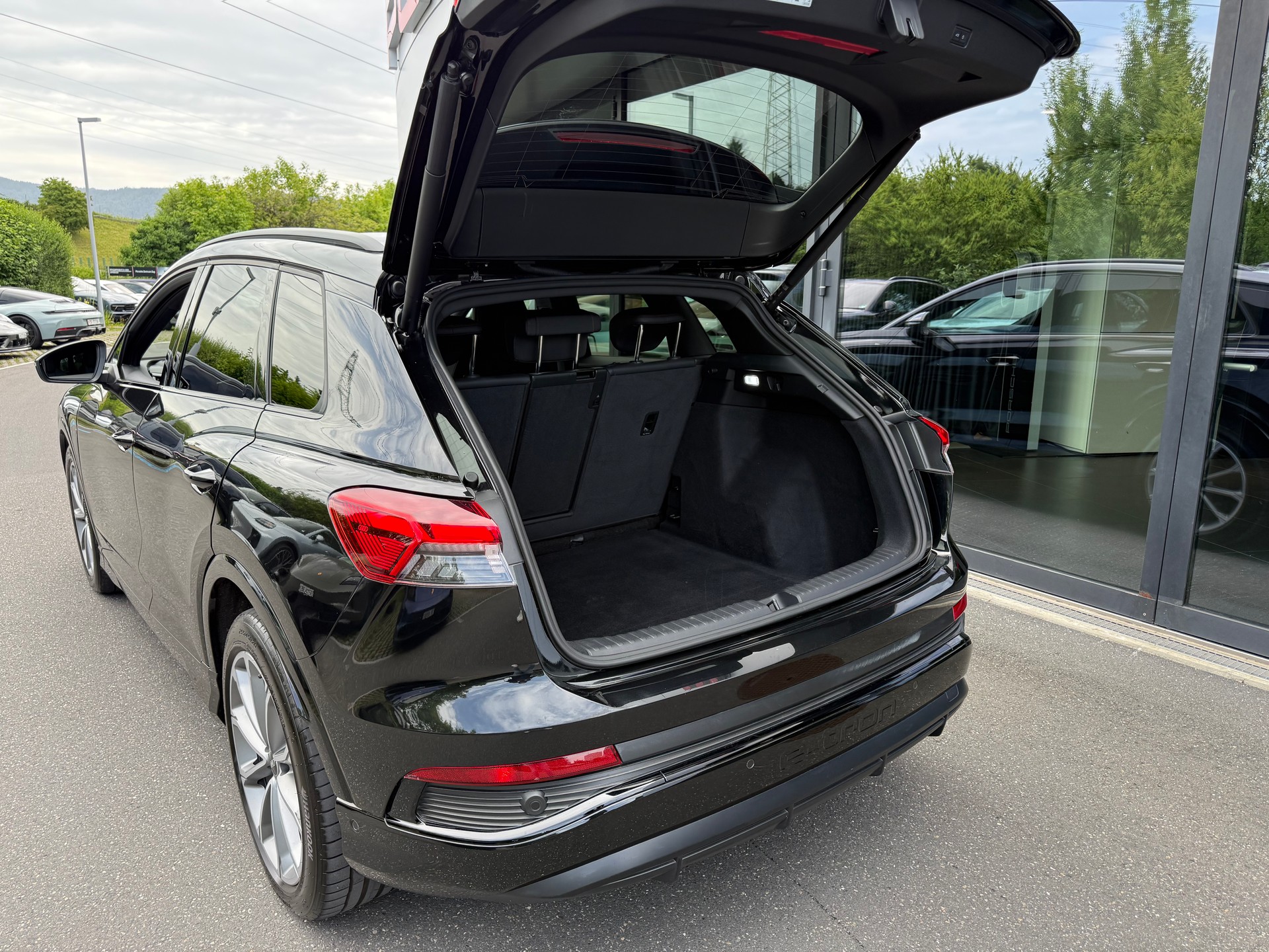 AUDI Q4 Sportback e-tron 45 Edition Swiss Ski quattro-image-4