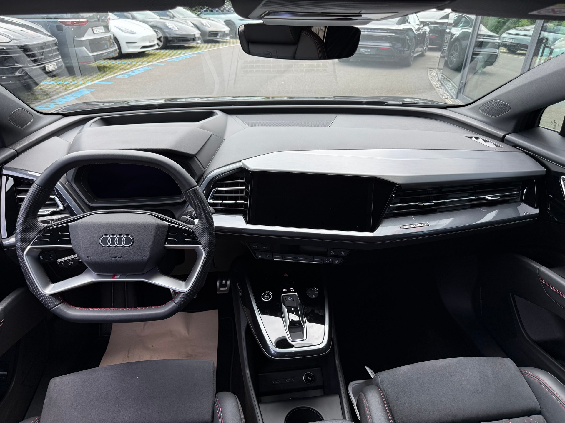 AUDI Q4 Sportback e-tron 45 Edition Swiss Ski quattro-image-5