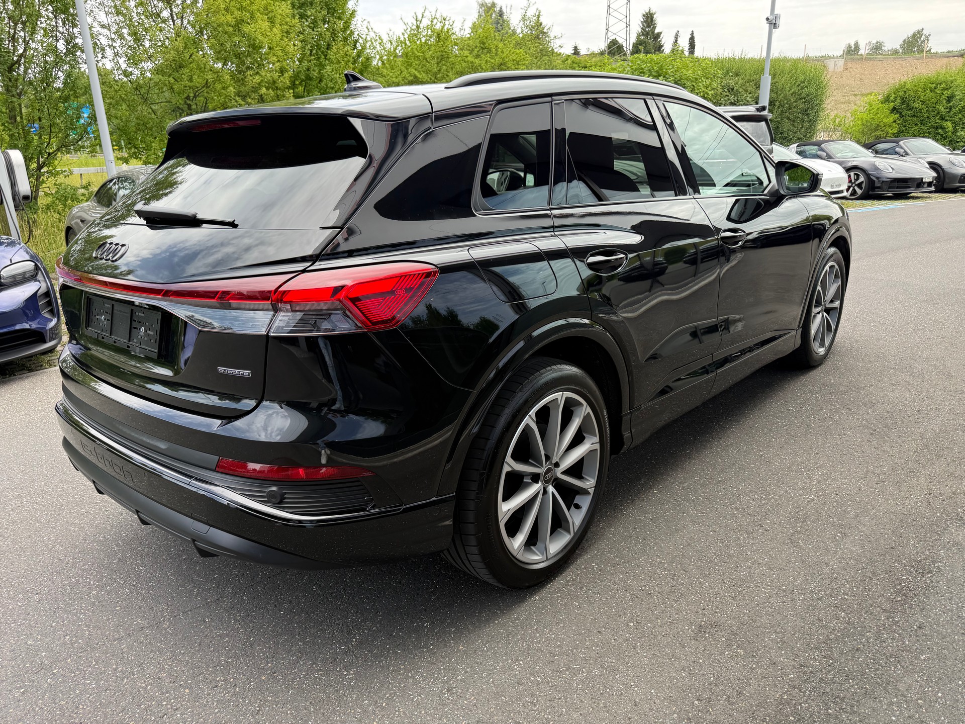 AUDI Q4 Sportback e-tron 45 Edition Swiss Ski quattro-image-3