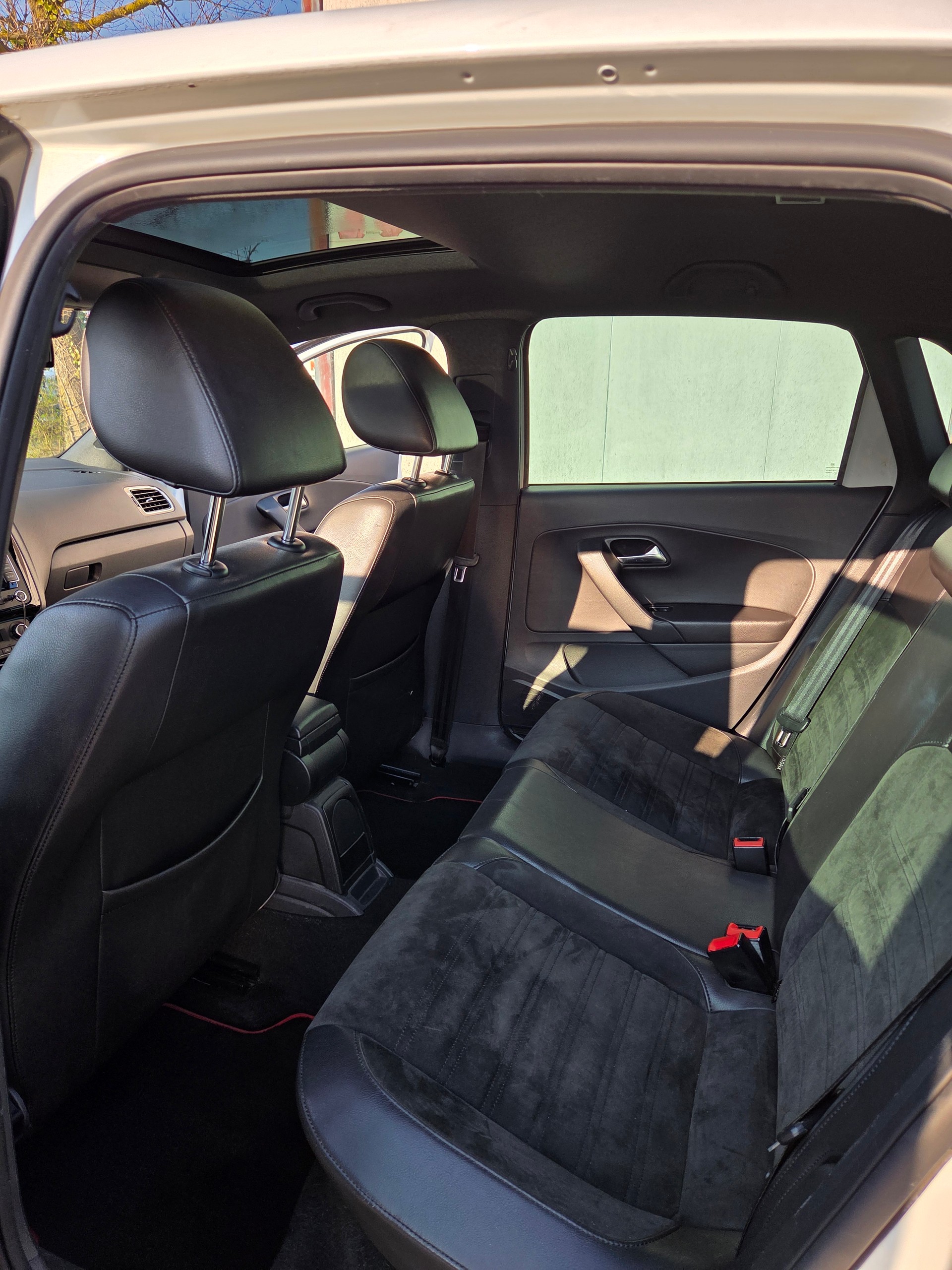 VW 1.4 TSI GTI DSG-image-2