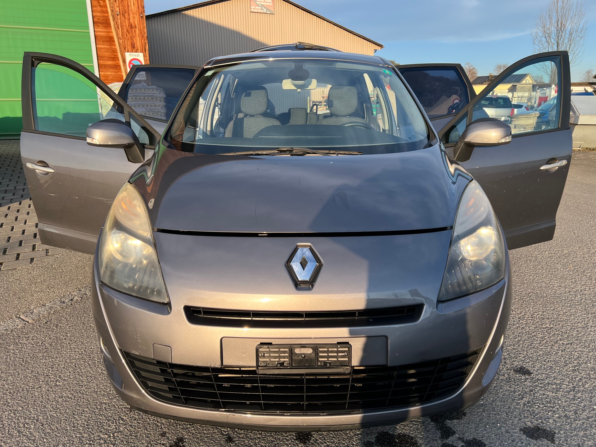 RENAULT Grand Scénic 1.4 16V Turbo Bose-image-6