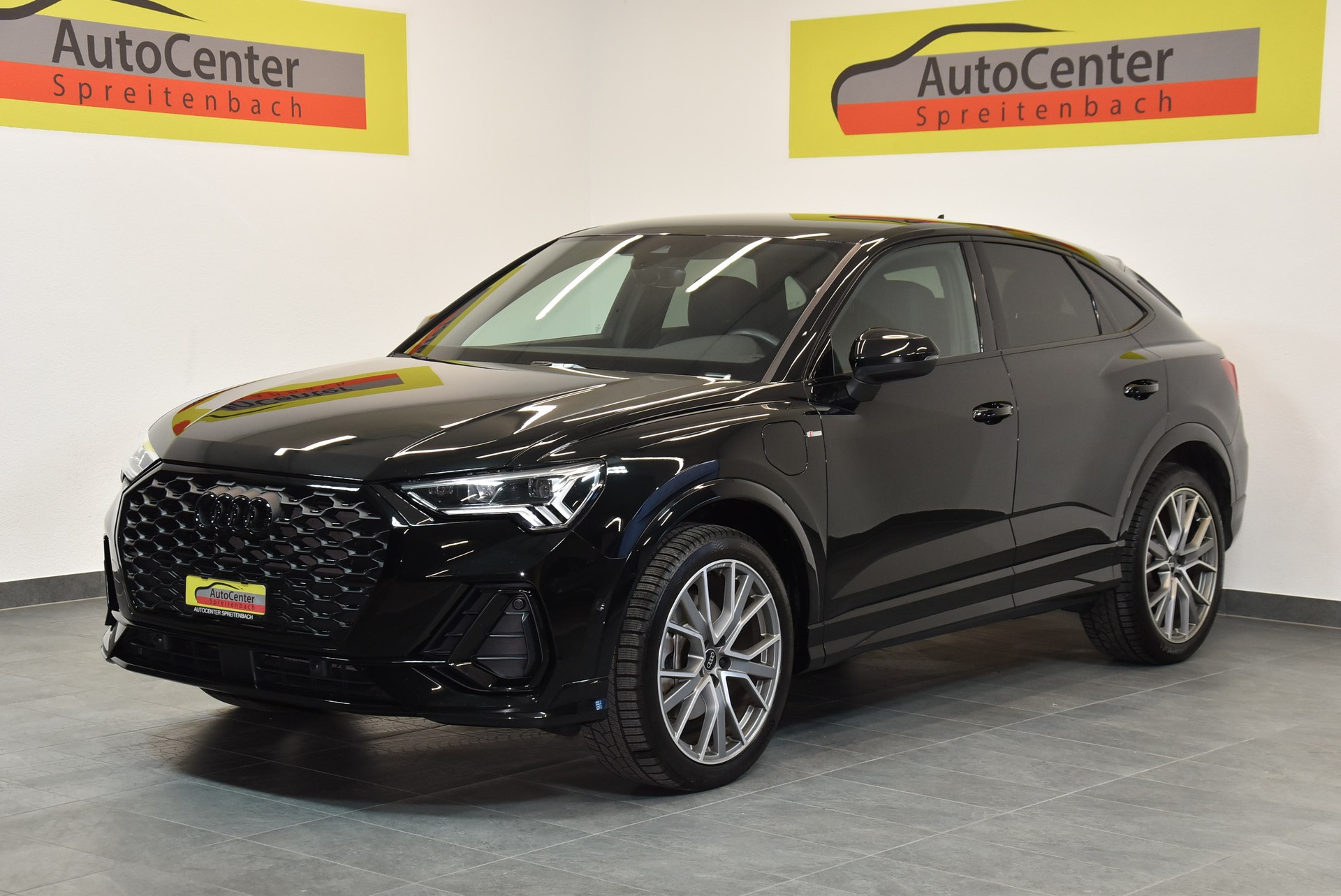 AUDI Q3 Sportback 45 TFSI e S line S-tronic-image-1