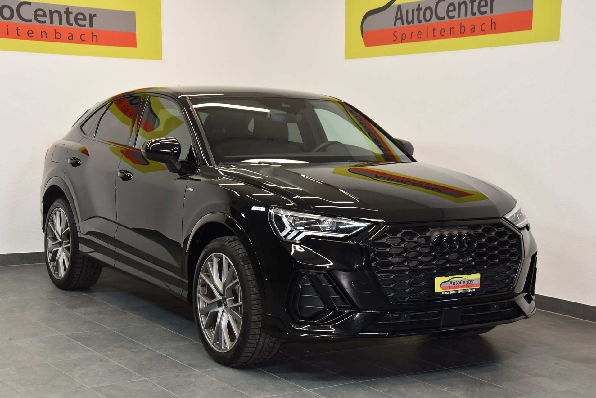 AUDI Q3 Sportback 45 TFSI e S line S-tronic-image-0