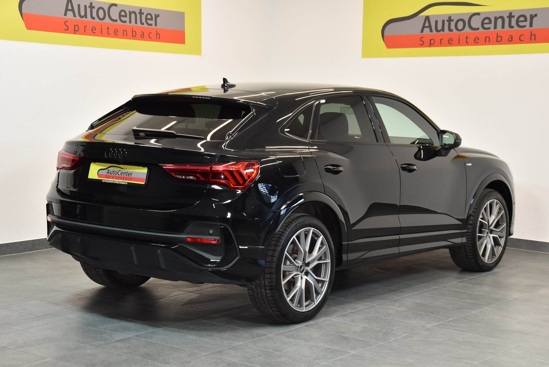 AUDI Q3 Sportback 45 TFSI e S line S-tronic-image-12