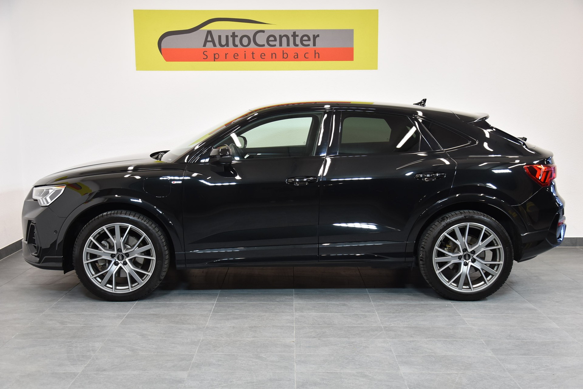 AUDI Q3 Sportback 45 TFSI e S line S-tronic-image-13
