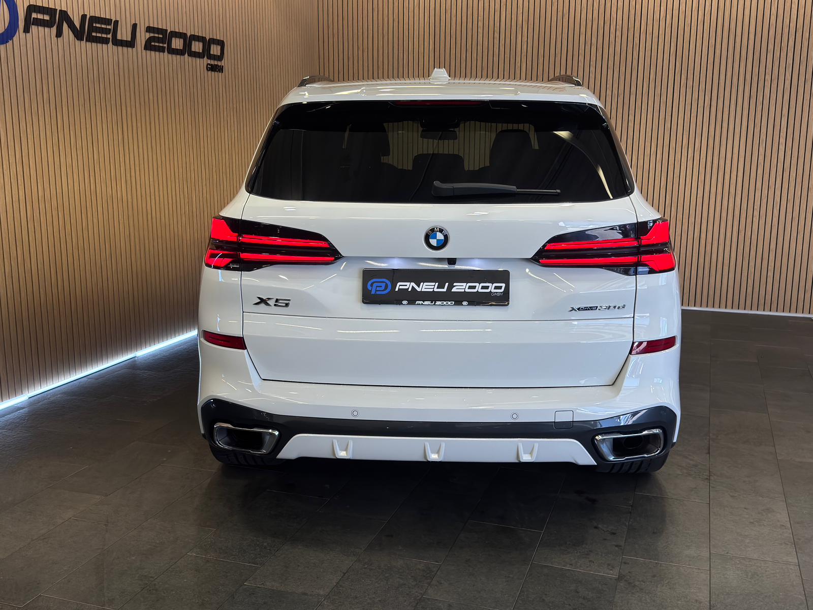 BMW X5 xDrive 48V 30d M Sport Pro Steptronic-showroom-element-1