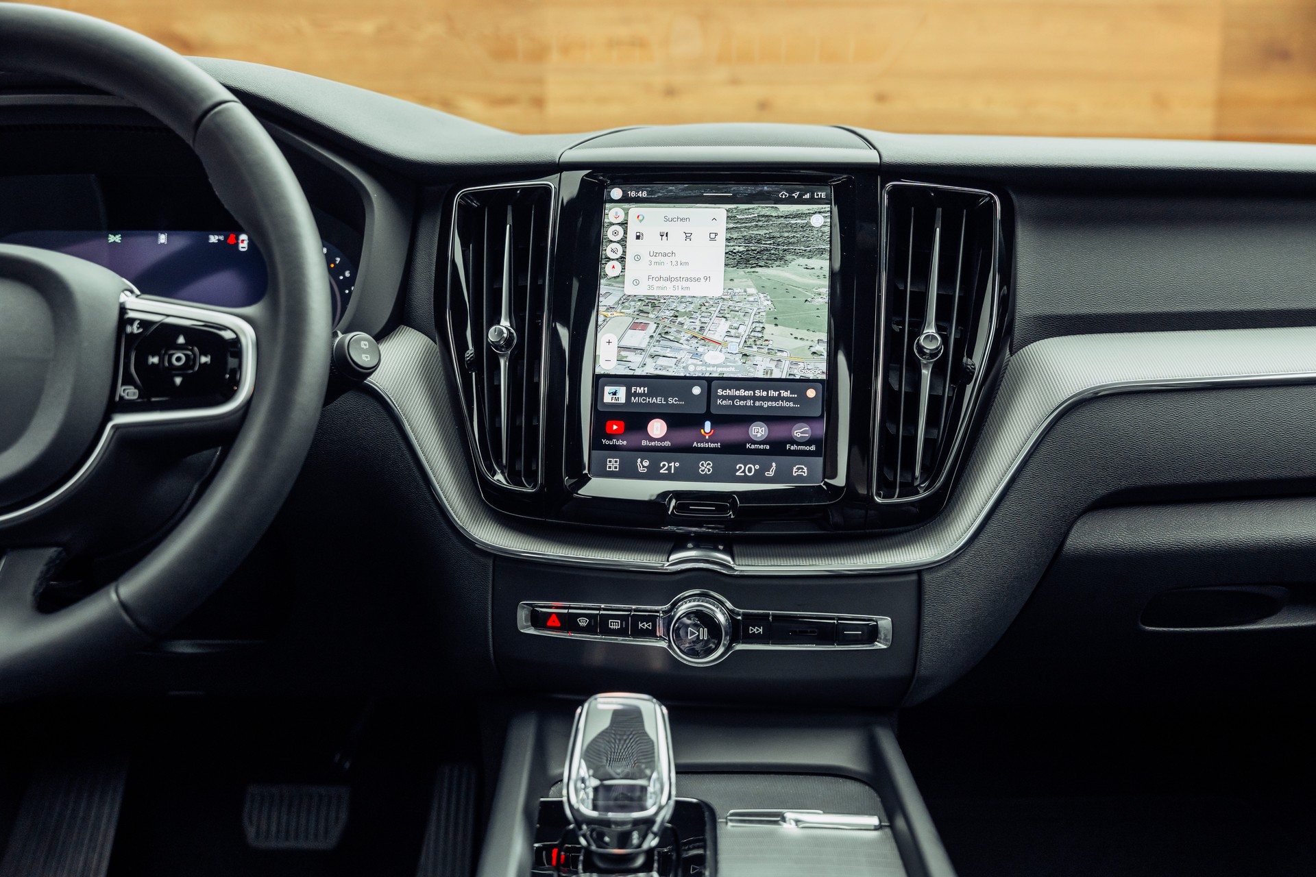 VOLVO XC60 B5 Benzin Mild Hybrid AWD Ultra Dark Geartronic-image-17