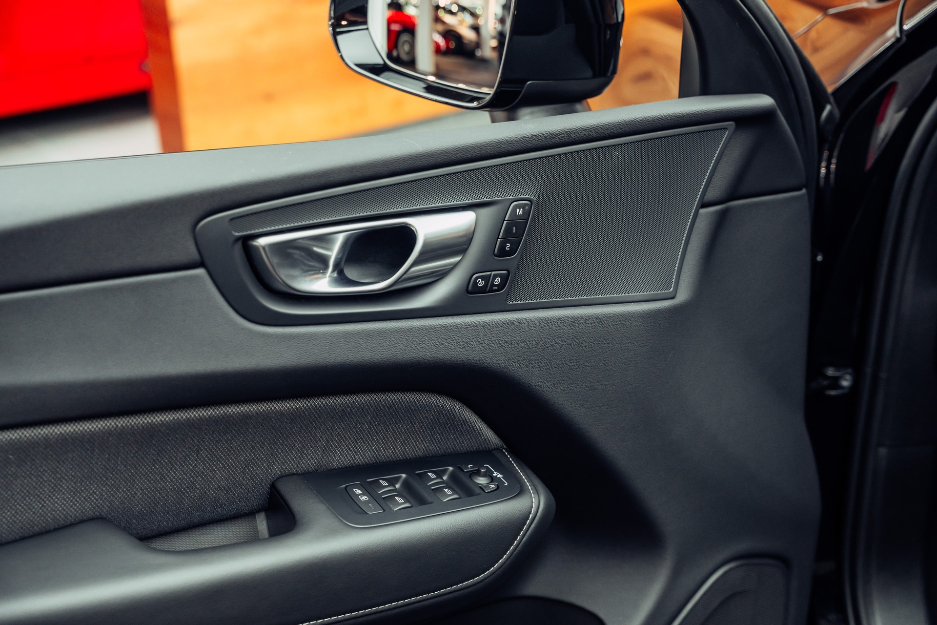 VOLVO XC60 B5 Benzin Mild Hybrid AWD Ultra Dark Geartronic-image-13