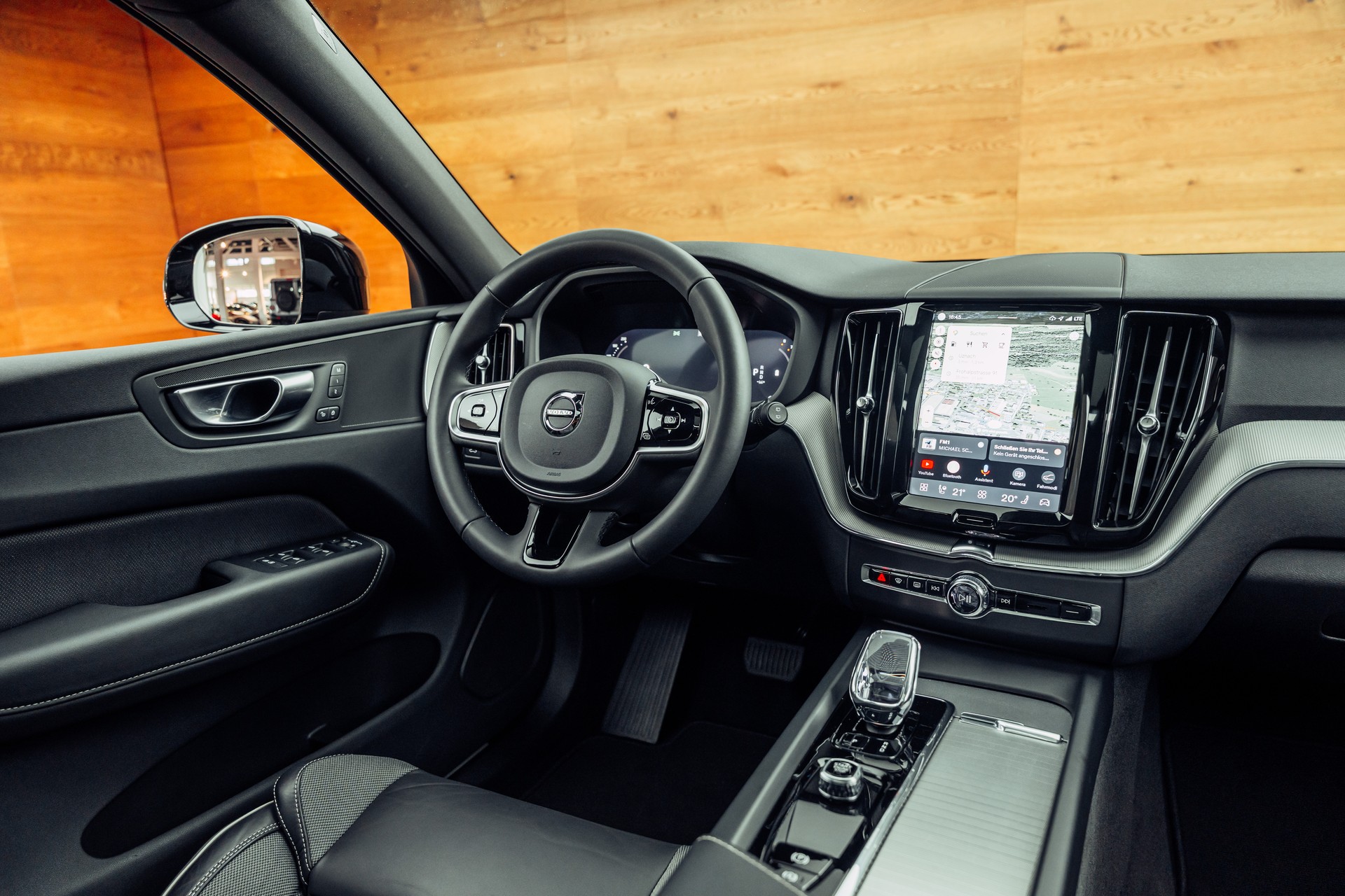 VOLVO XC60 B5 Benzin Mild Hybrid AWD Ultra Dark Geartronic-image-18