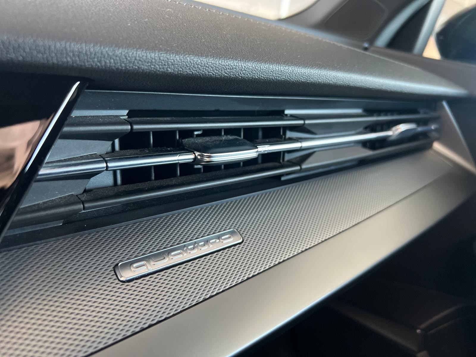 AUDI S3 Limousine 2.0 TFSI quattro S-tronic-image-13