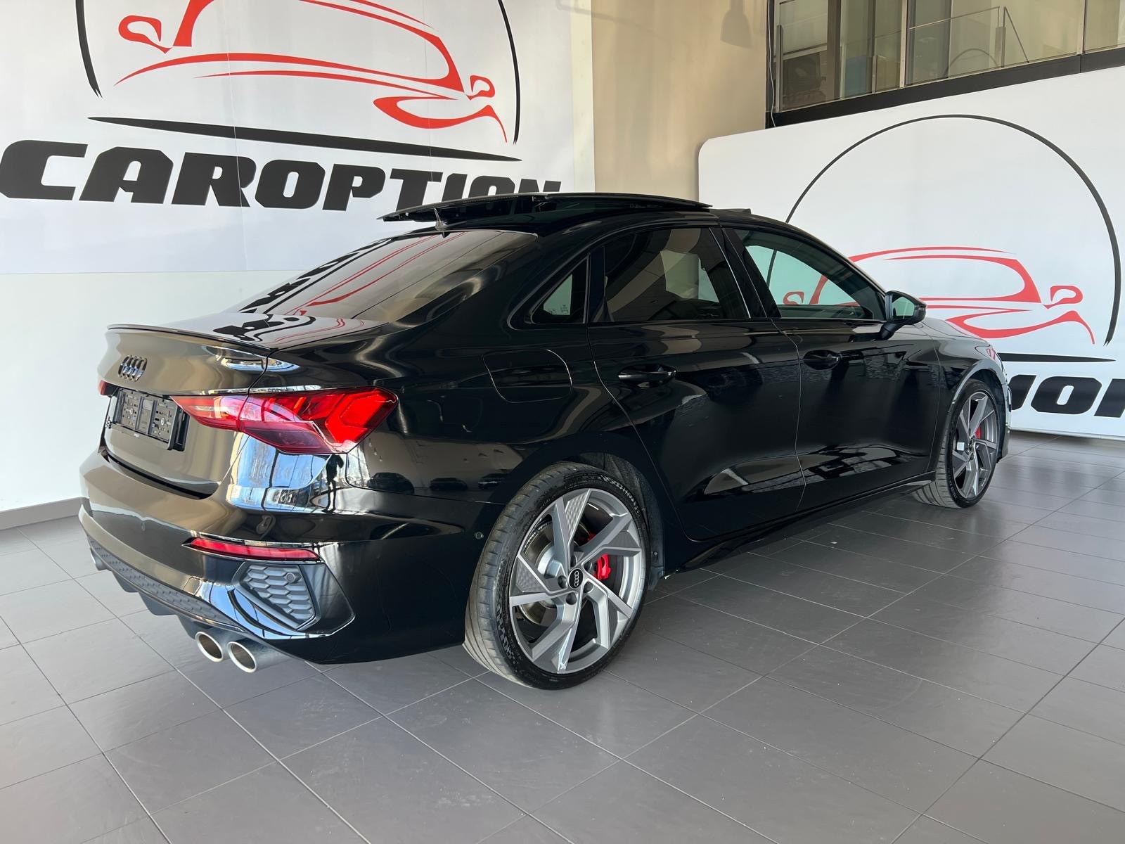 AUDI S3 Limousine 2.0 TFSI quattro S-tronic-image-5