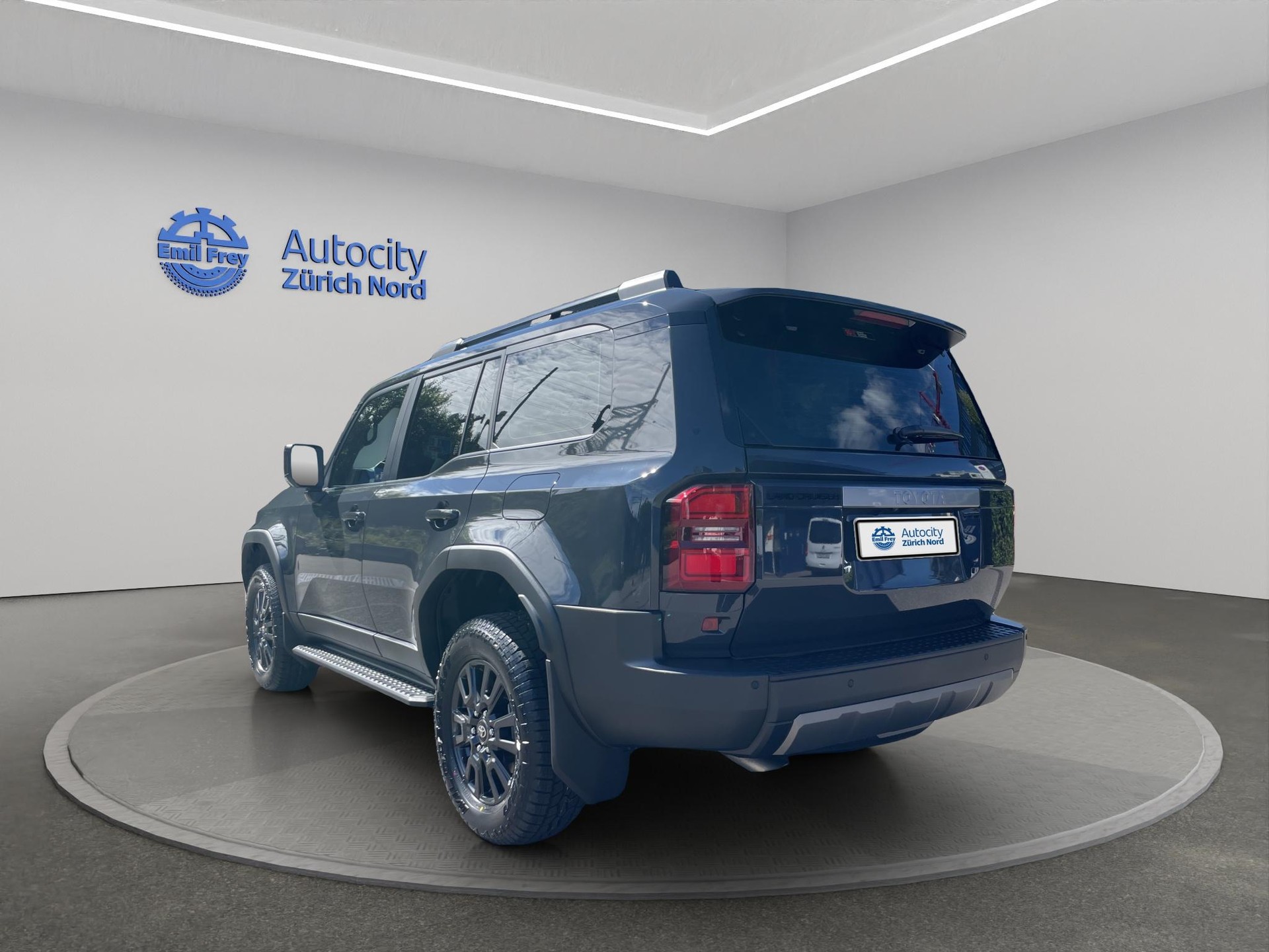 TOYOTA Land Cruiser 2.8 D Comfort-image-2