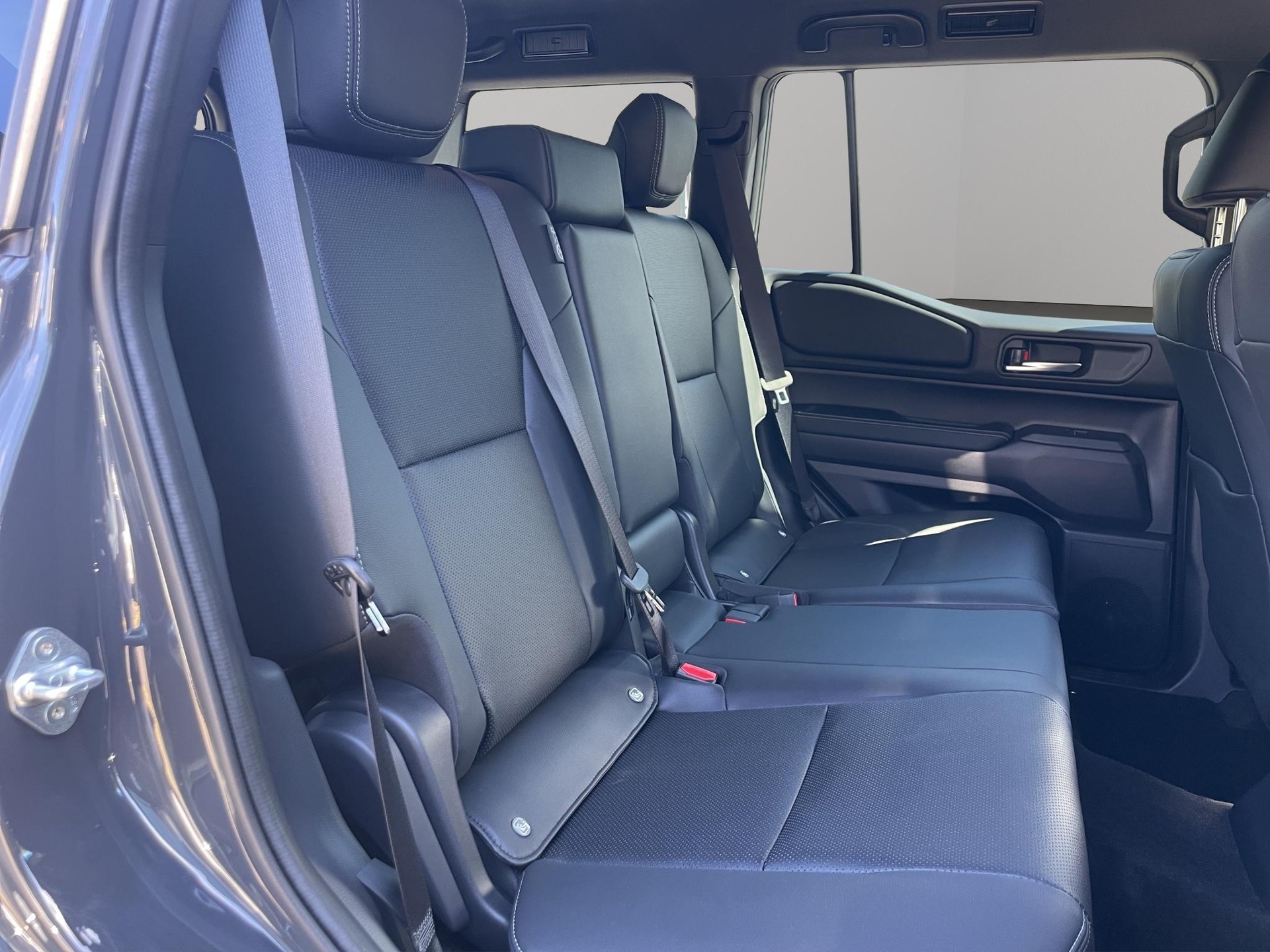 TOYOTA Land Cruiser 2.8 D Comfort-image-10