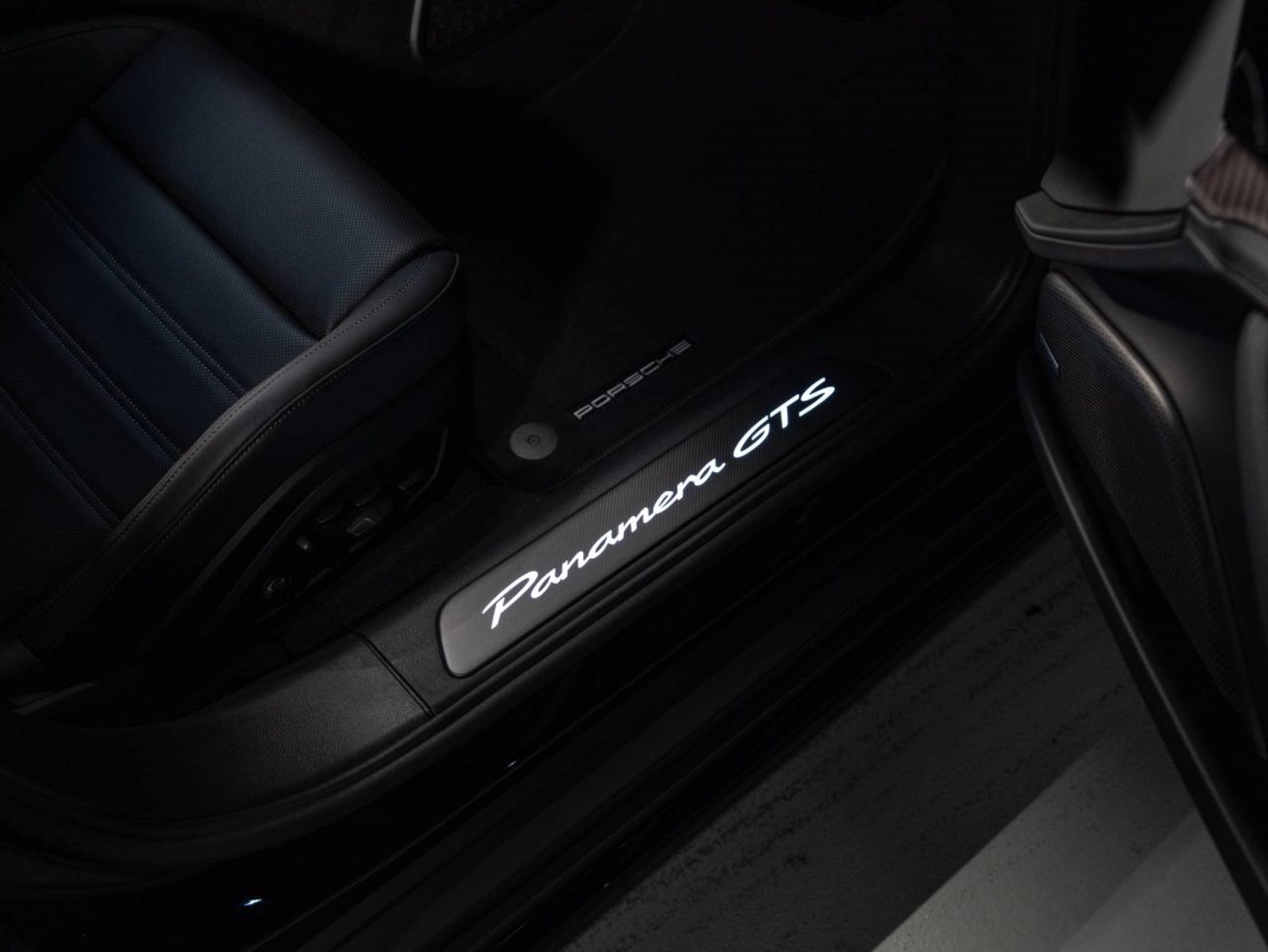 PORSCHE Panamera GTS-image-18