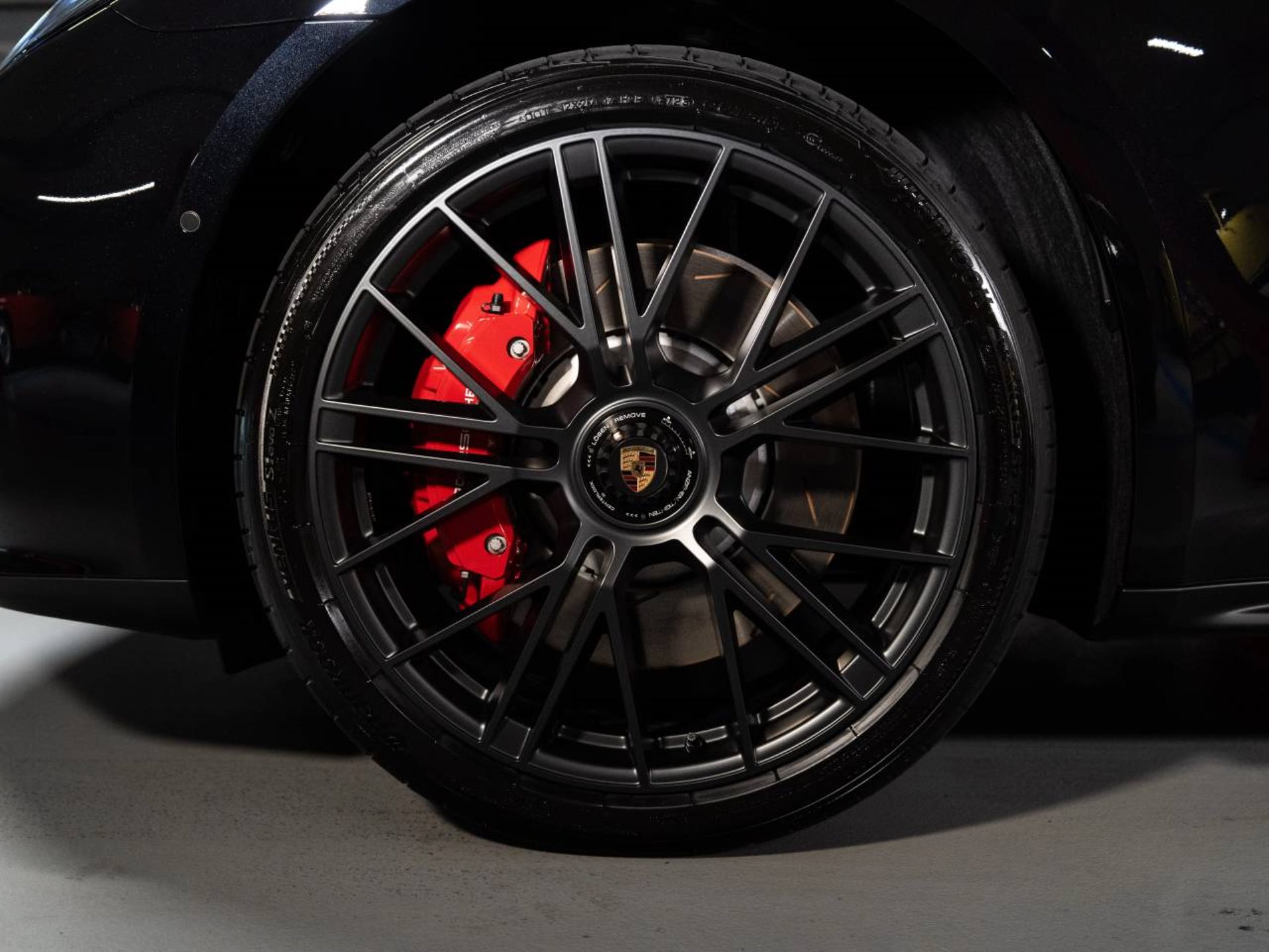 PORSCHE Panamera GTS-image-22