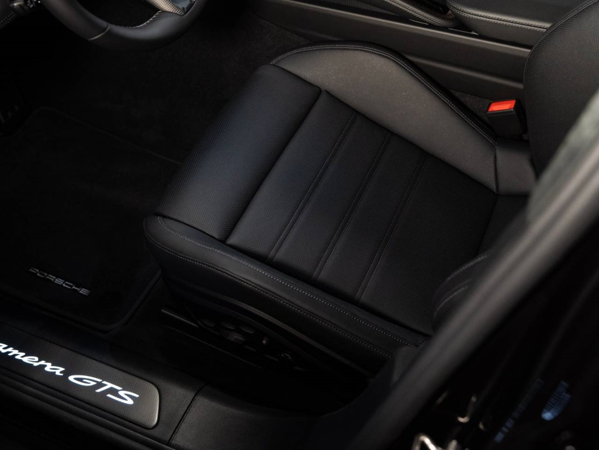 PORSCHE Panamera GTS-image-17