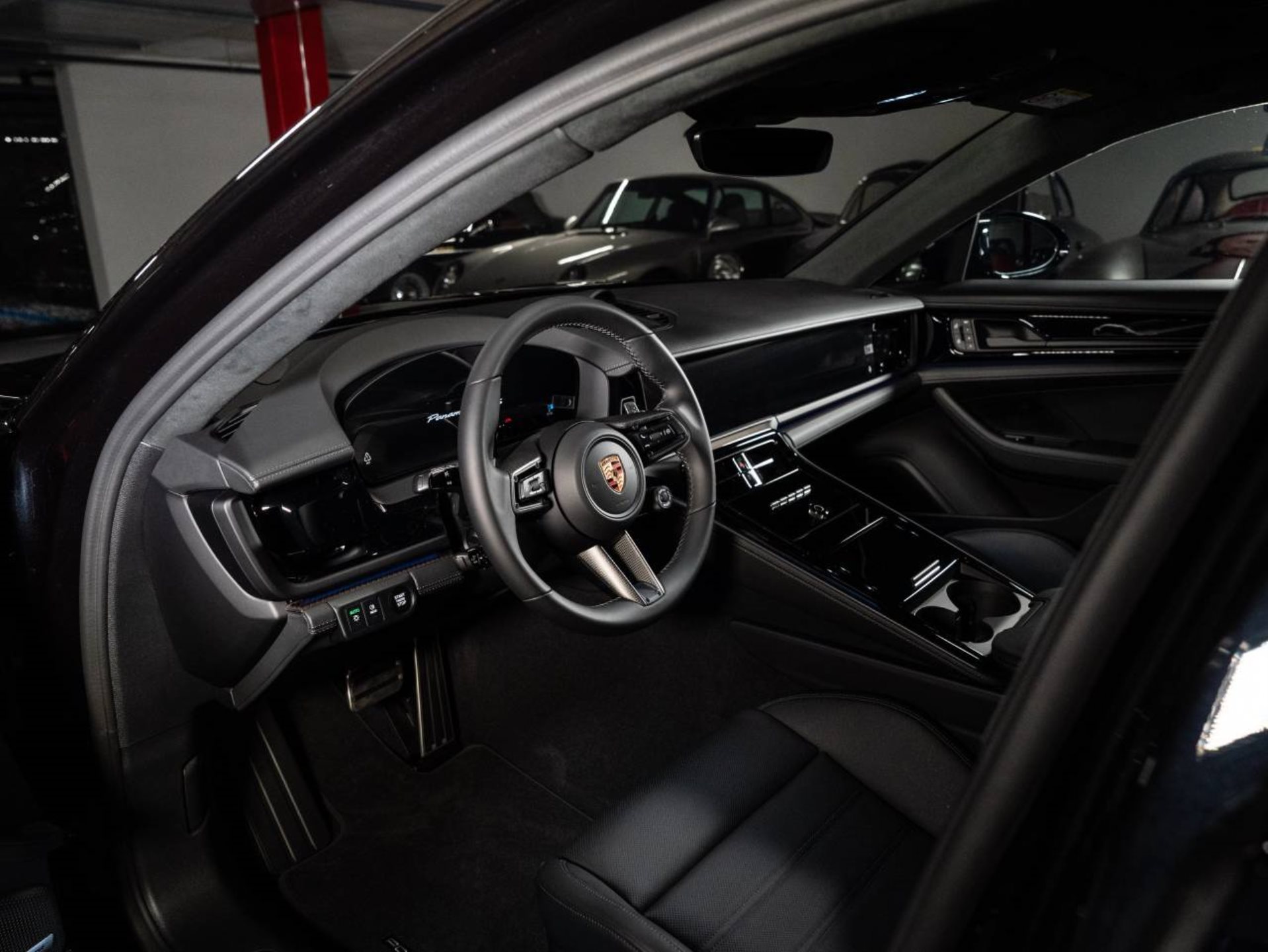 PORSCHE Panamera GTS-image-3