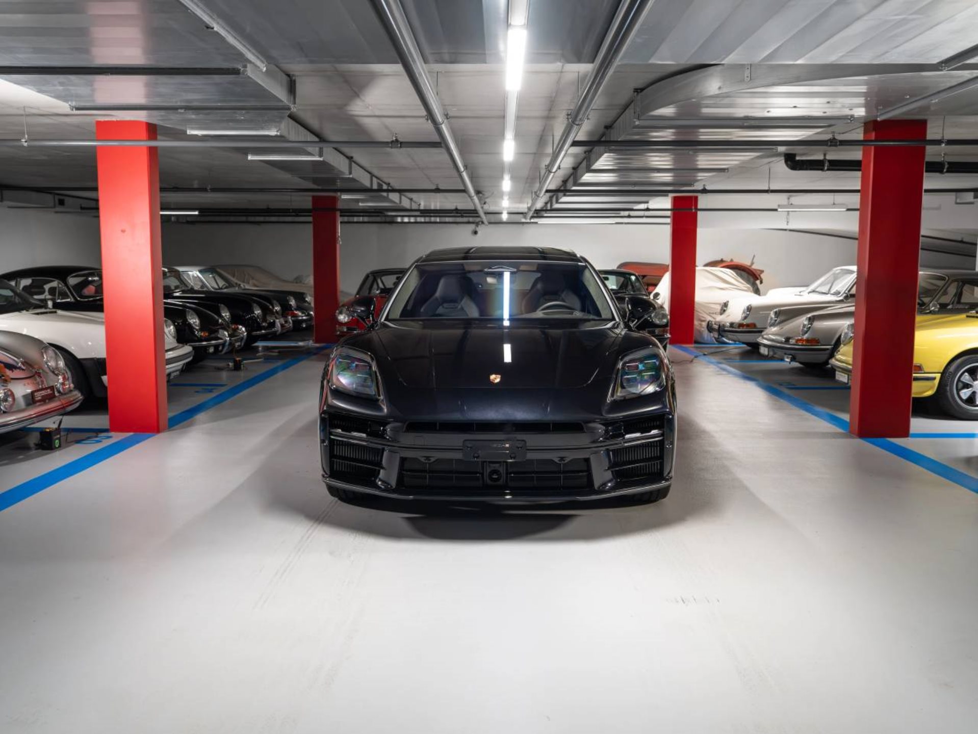 PORSCHE Panamera GTS-image-1