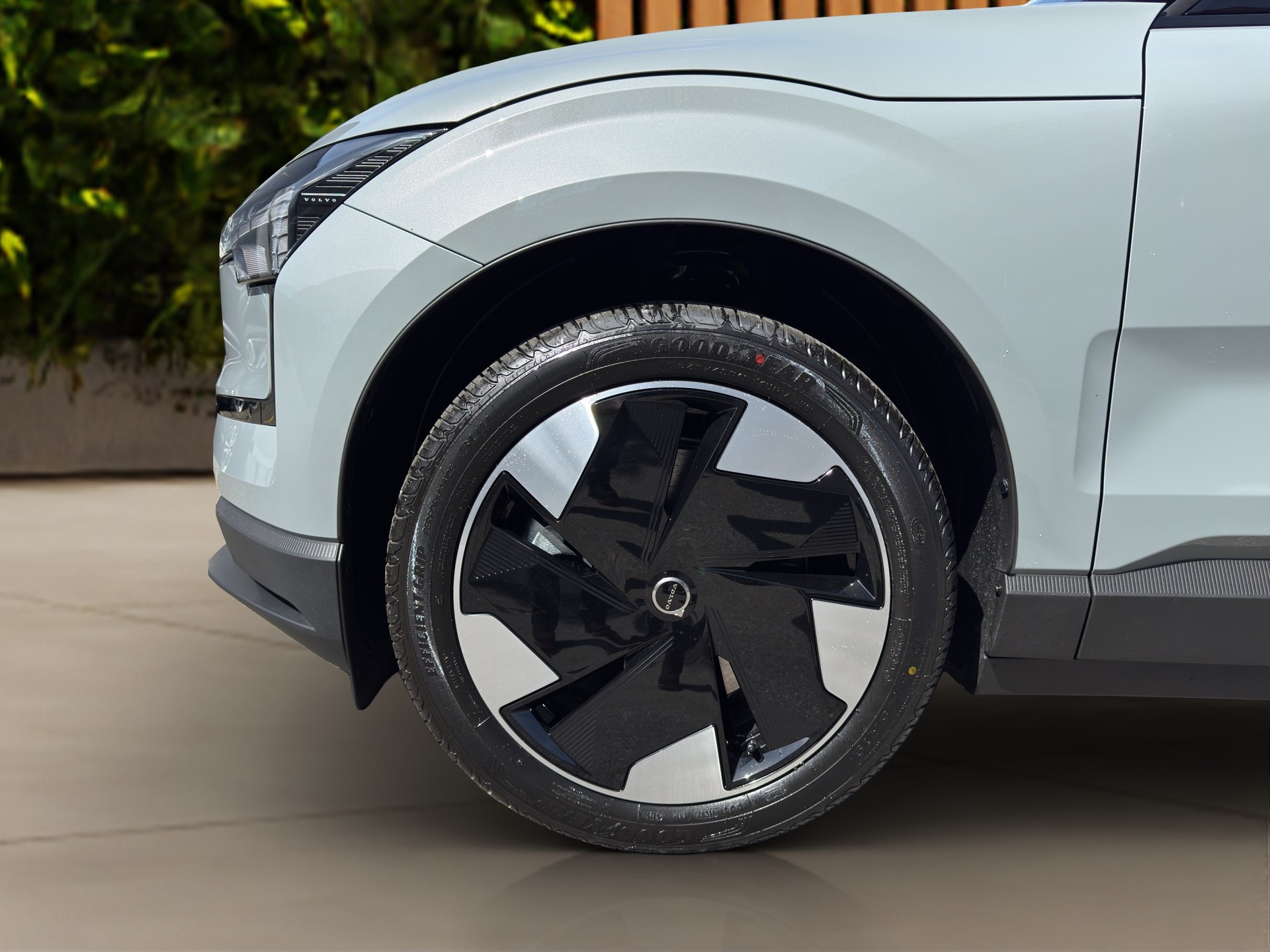 VOLVO EX30 E60 Twin Plus Performance AWD WORKER-image-8