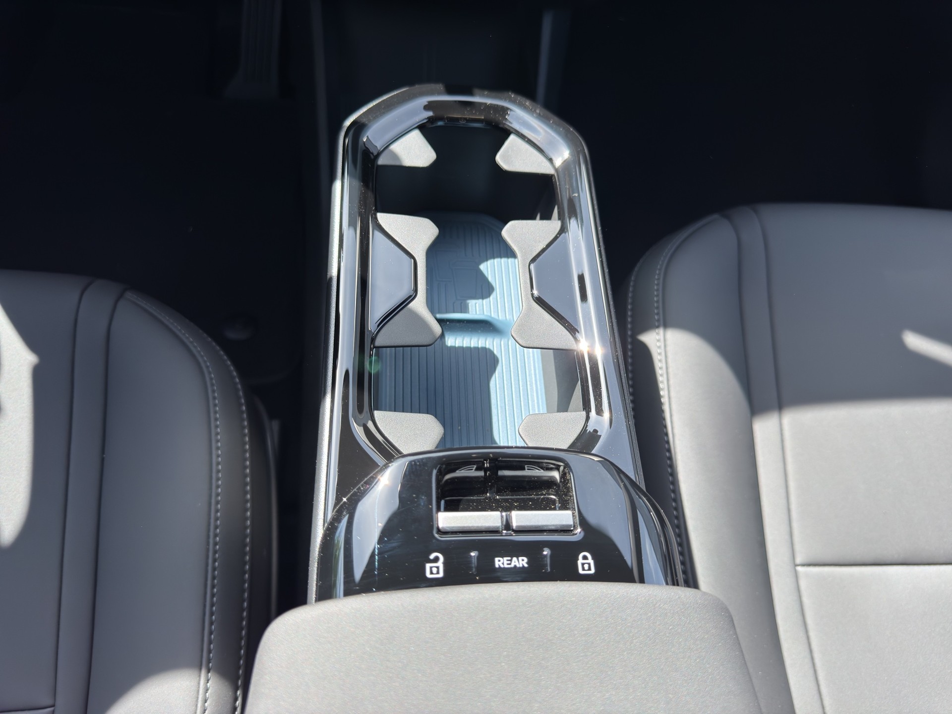 VOLVO EX30 E60 Twin Plus Performance AWD WORKER-image-11