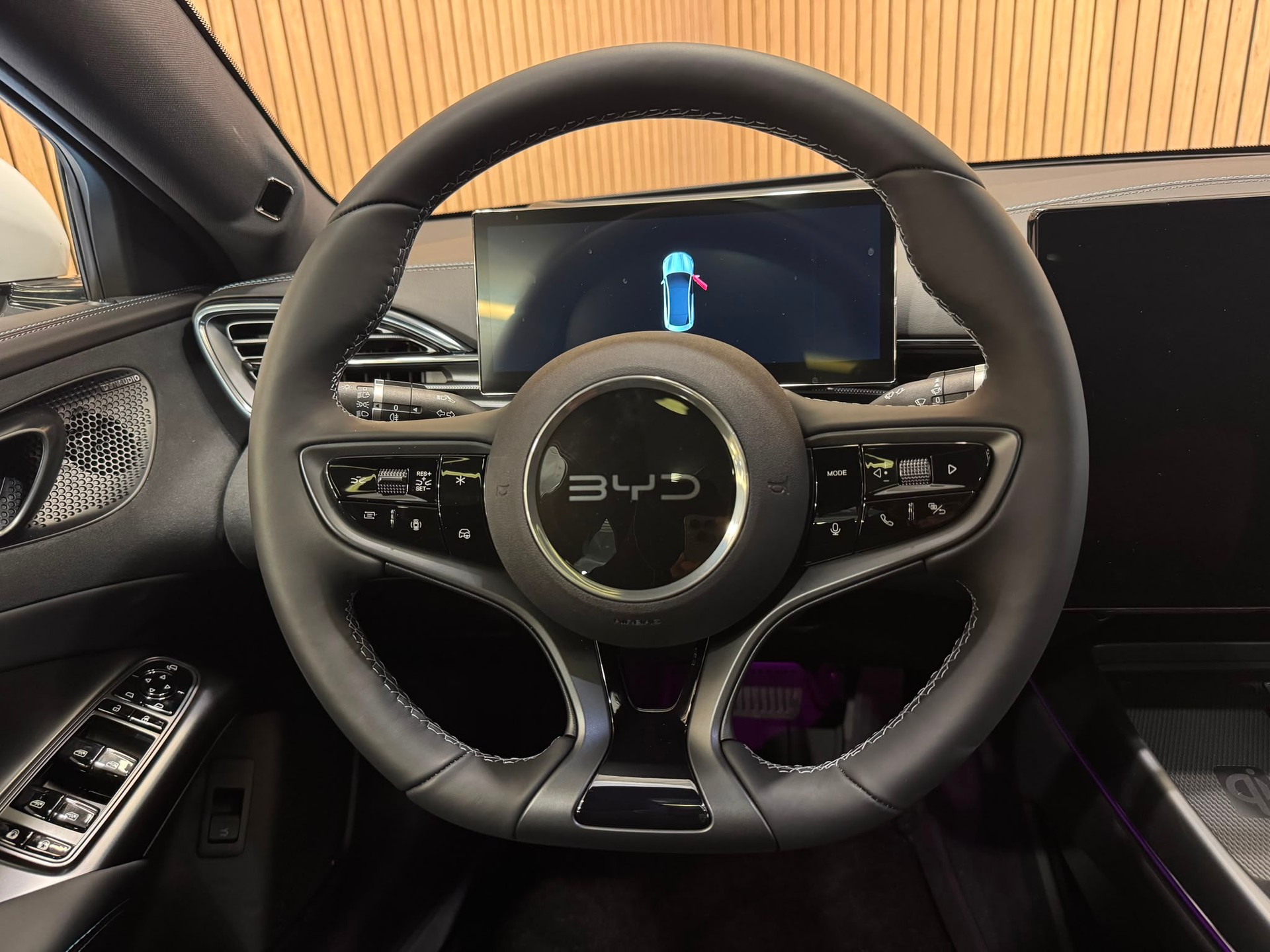 BYD Seal 82,2 kWh Excellence AWD MY 26 *Polar White*-image-12